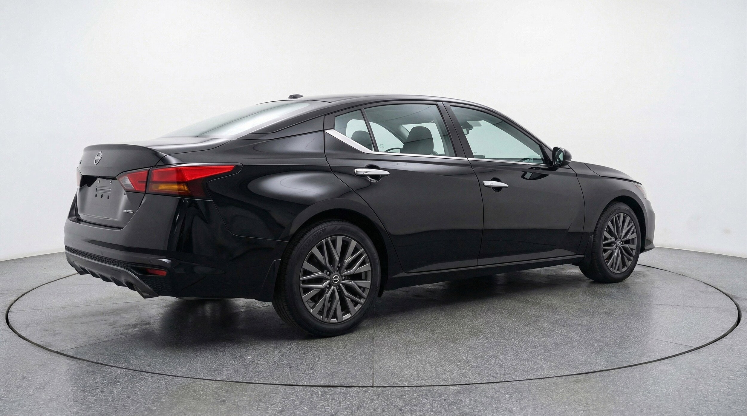 Thumbnail: 2025 Nissan Altima - 9