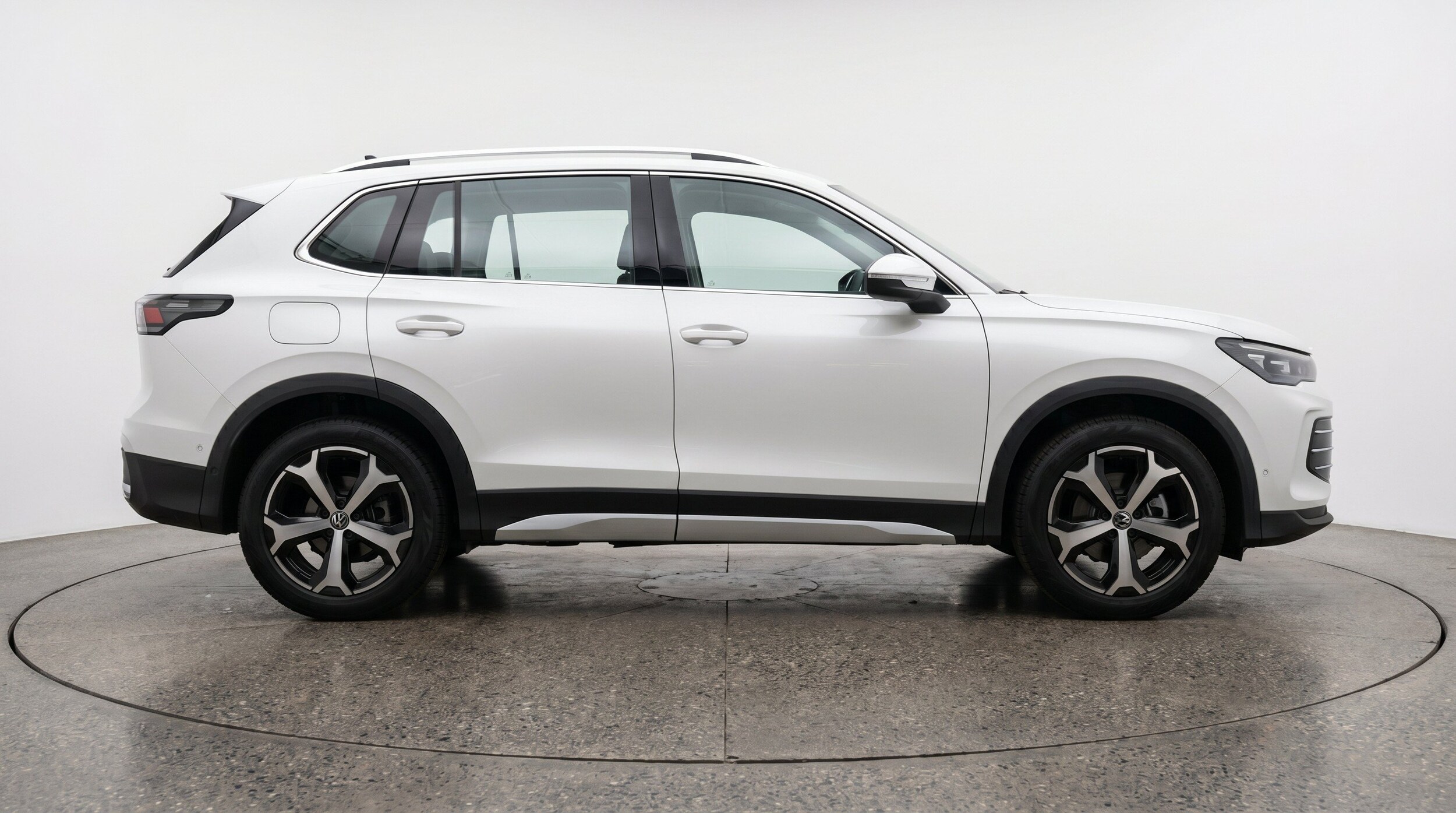 Thumbnail: 2026 Volkswagen Tiguan - 10