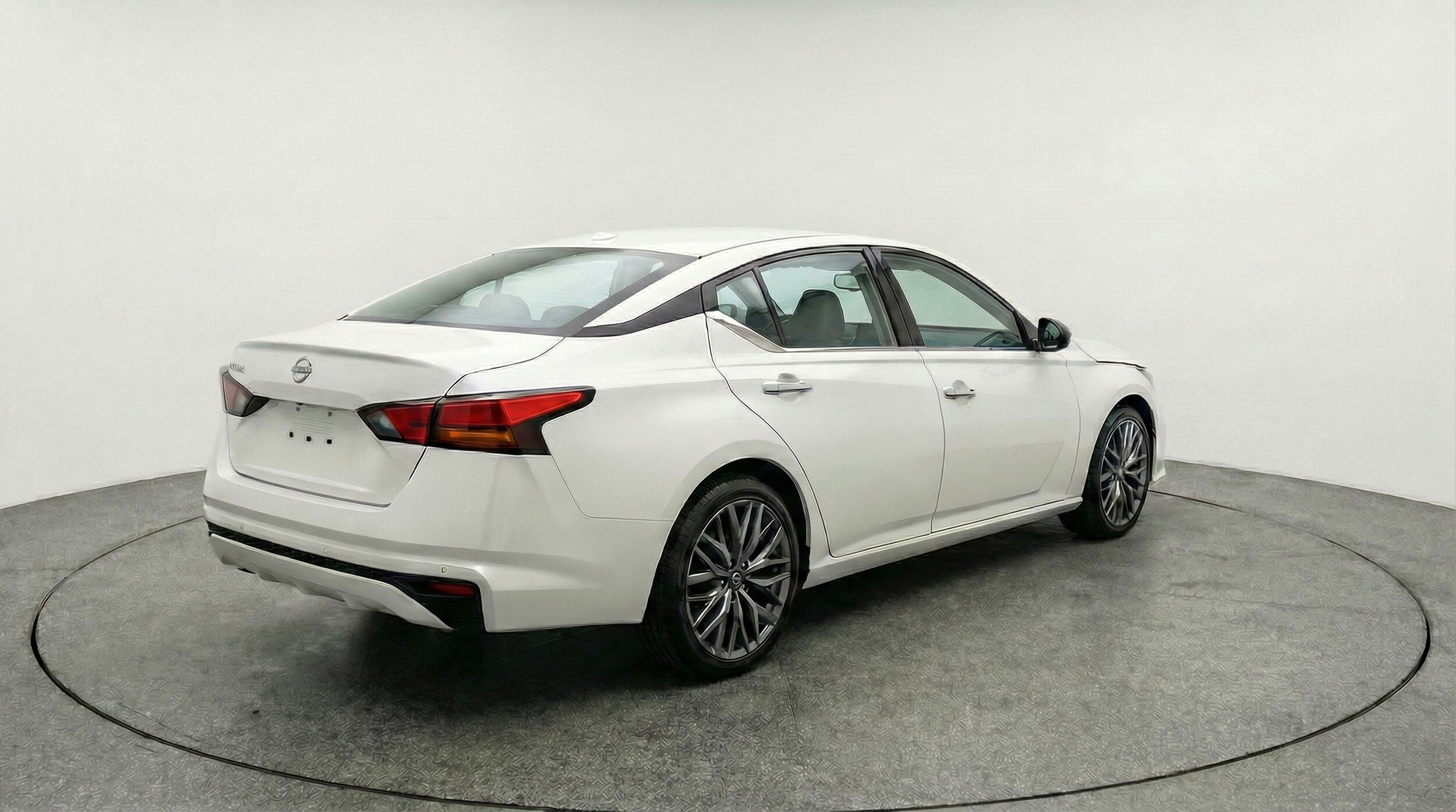 Thumbnail: 2025 Nissan Altima - 9