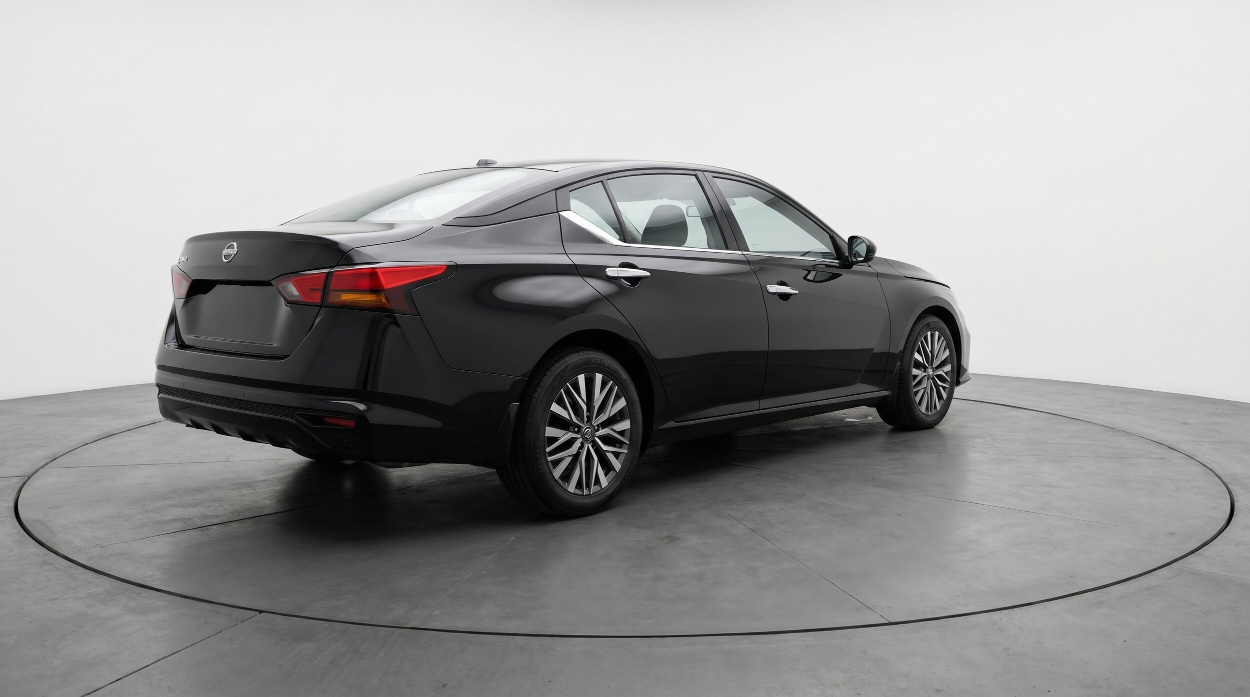 Thumbnail: 2025 Nissan Altima - 9