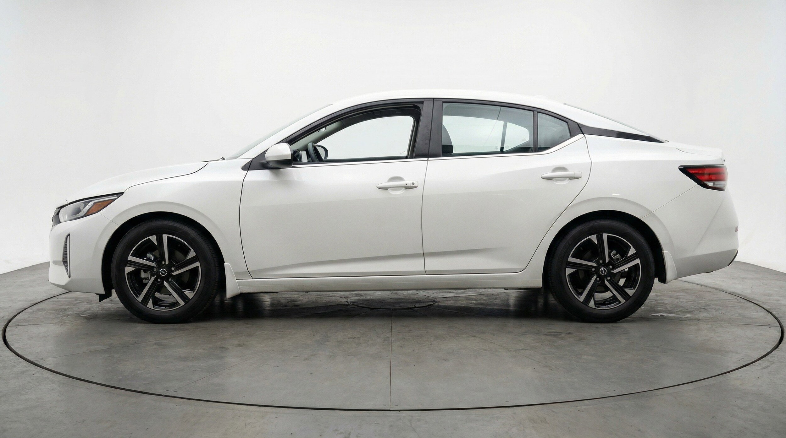 Thumbnail: 2025 Nissan Sentra - 5