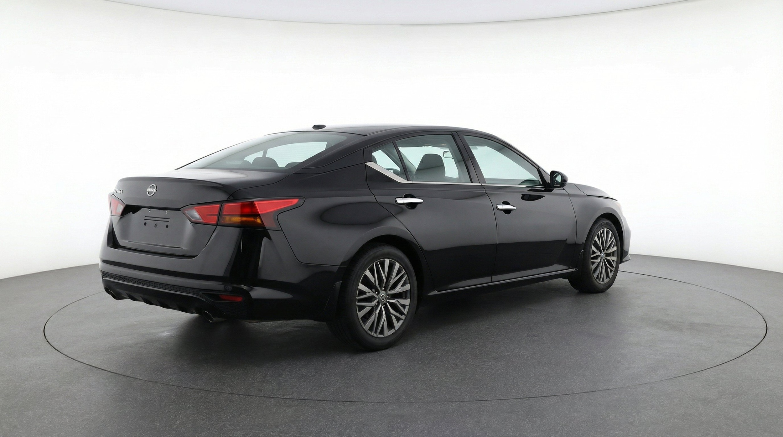 Thumbnail: 2025 Nissan Altima - 9