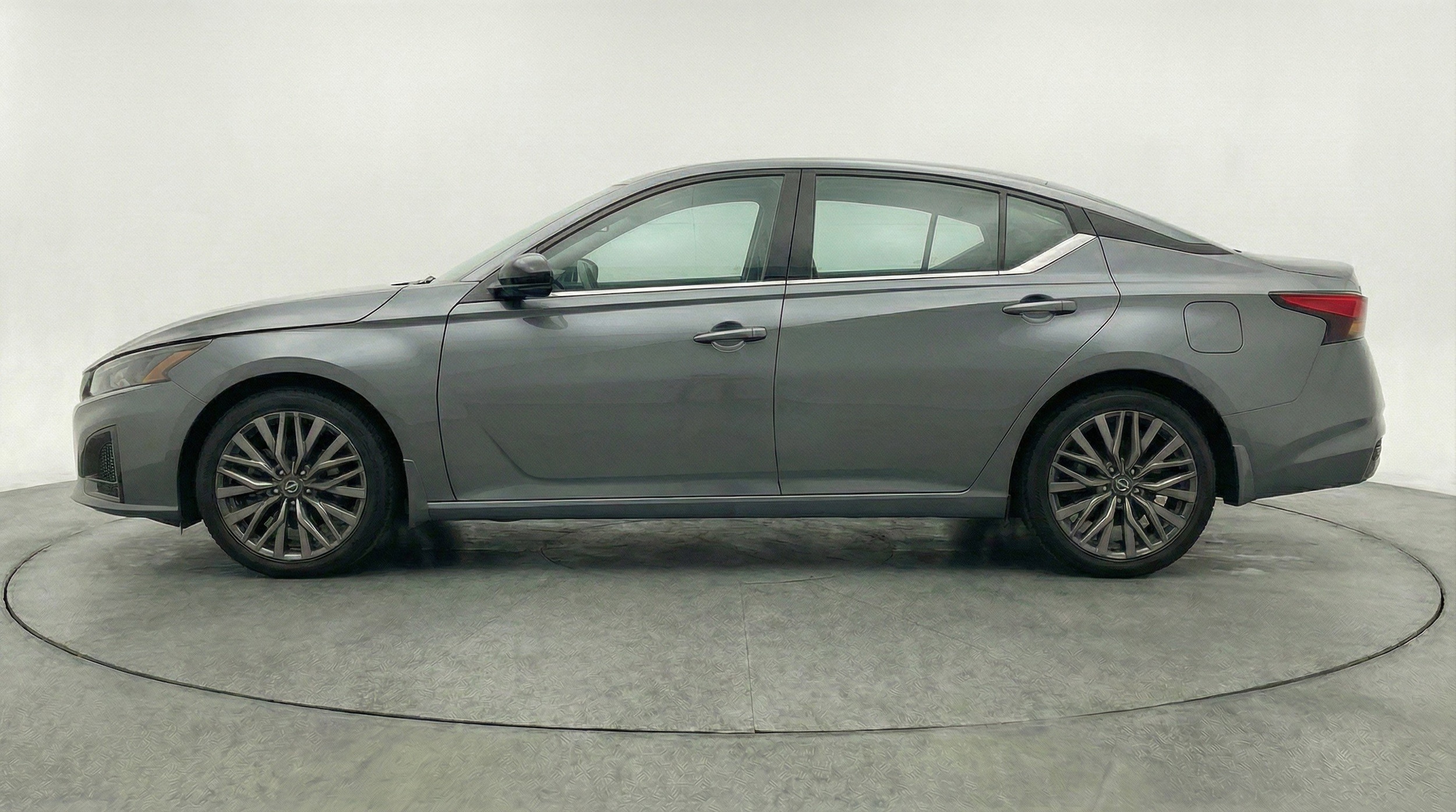 Thumbnail: 2025 Nissan Altima - 5