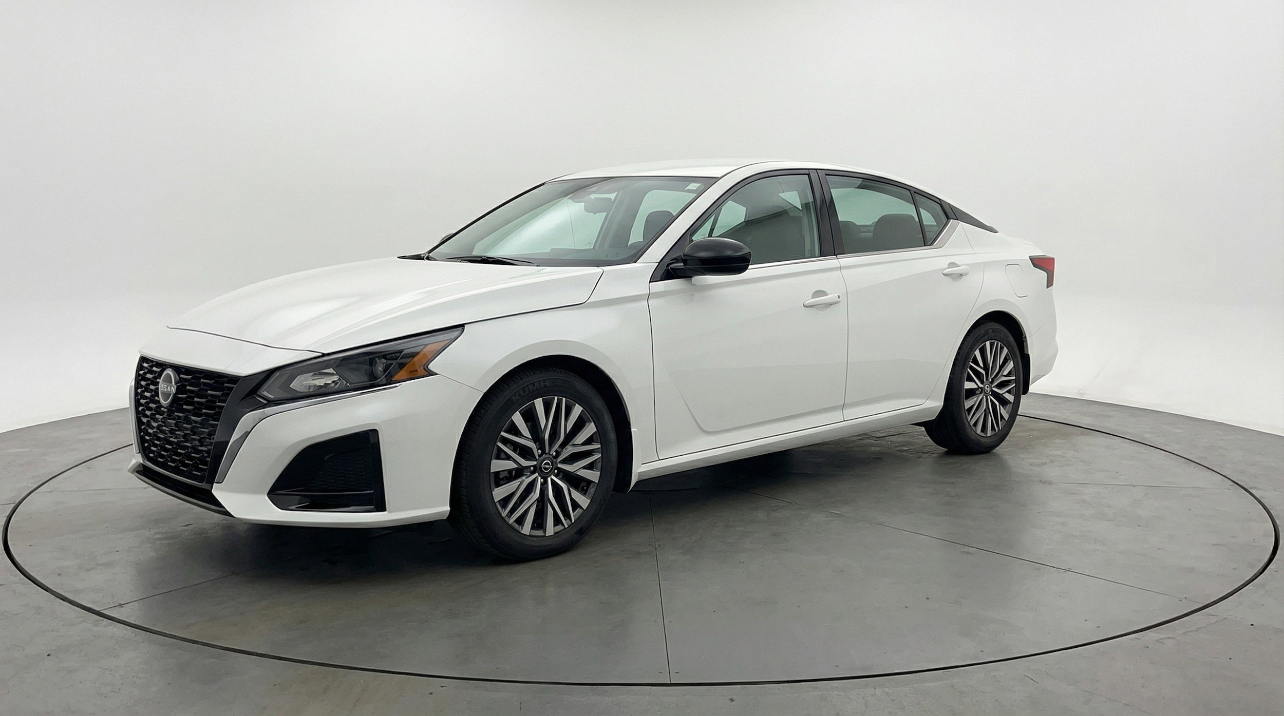 Thumbnail: 2025 Nissan Altima - 3