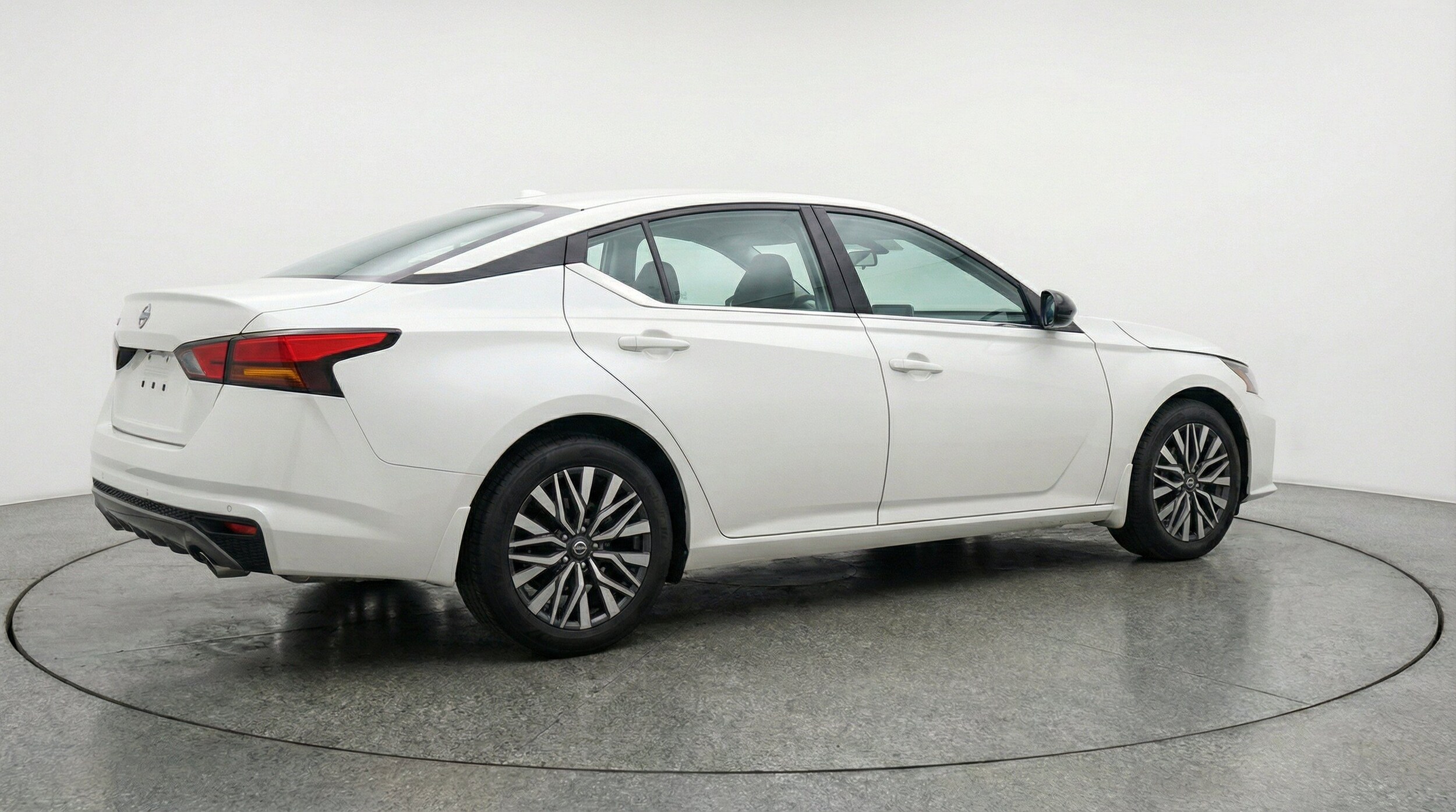 Thumbnail: 2025 Nissan Altima - 9