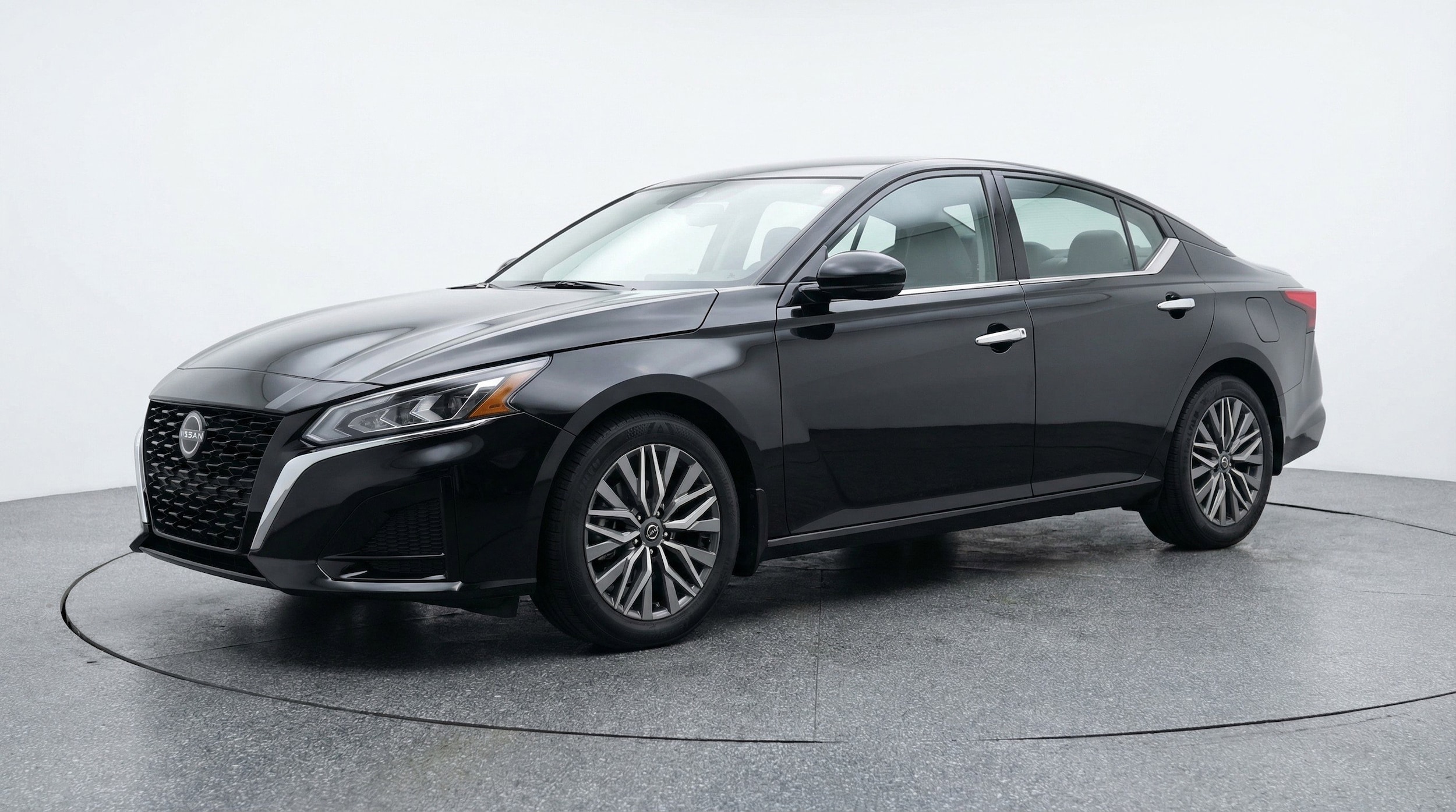 Thumbnail: 2025 Nissan Altima - 3