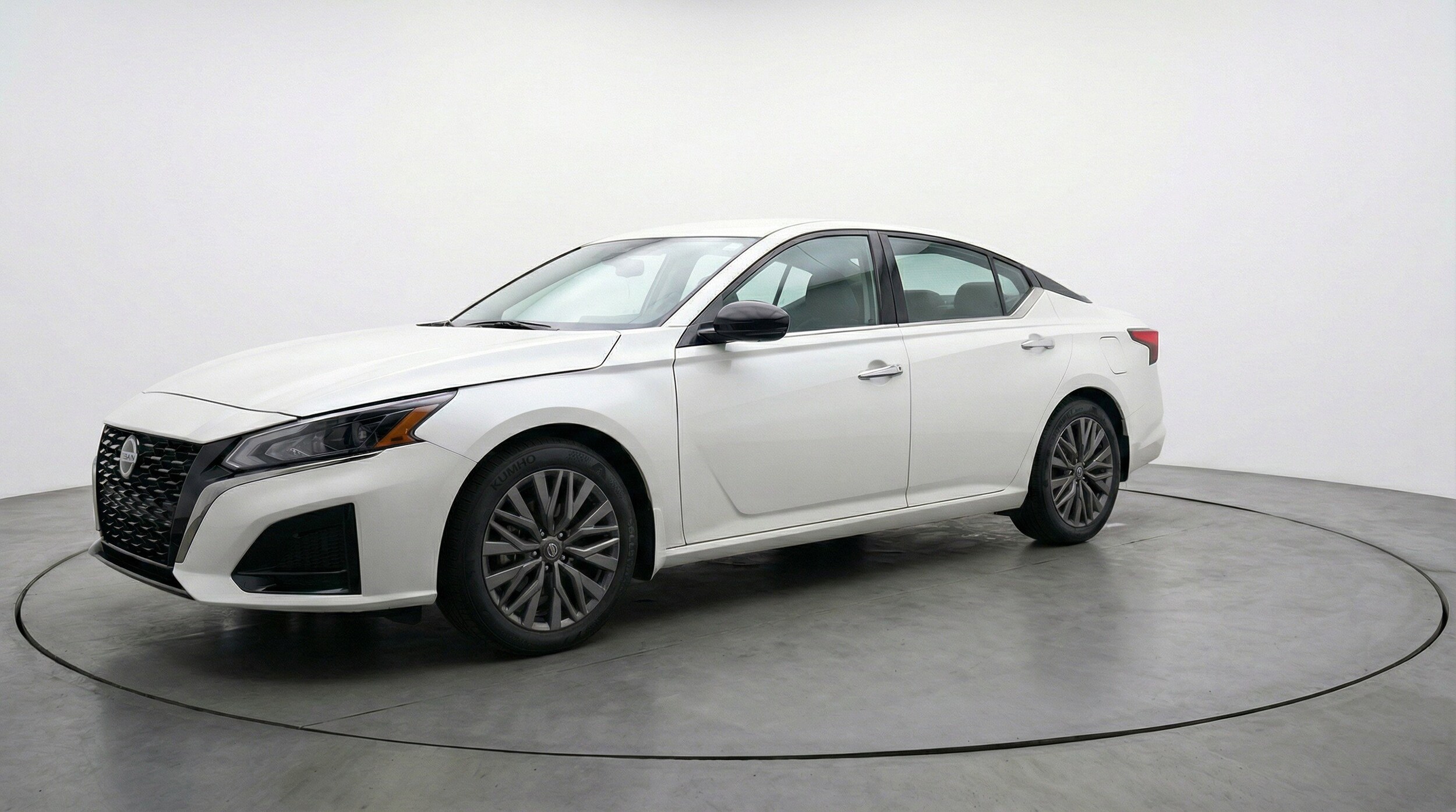 Thumbnail: 2025 Nissan Altima - 3