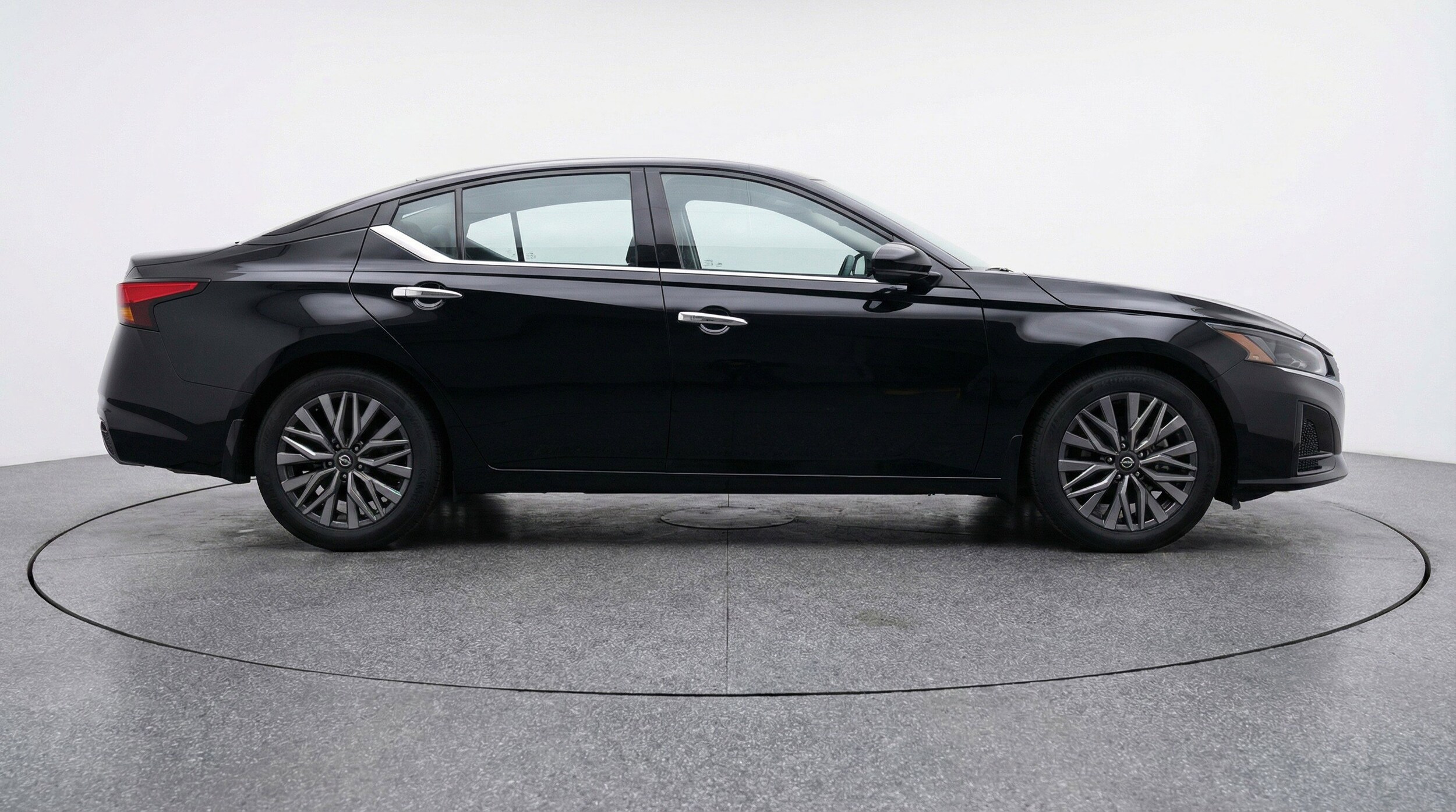 Thumbnail: 2025 Nissan Altima - 11