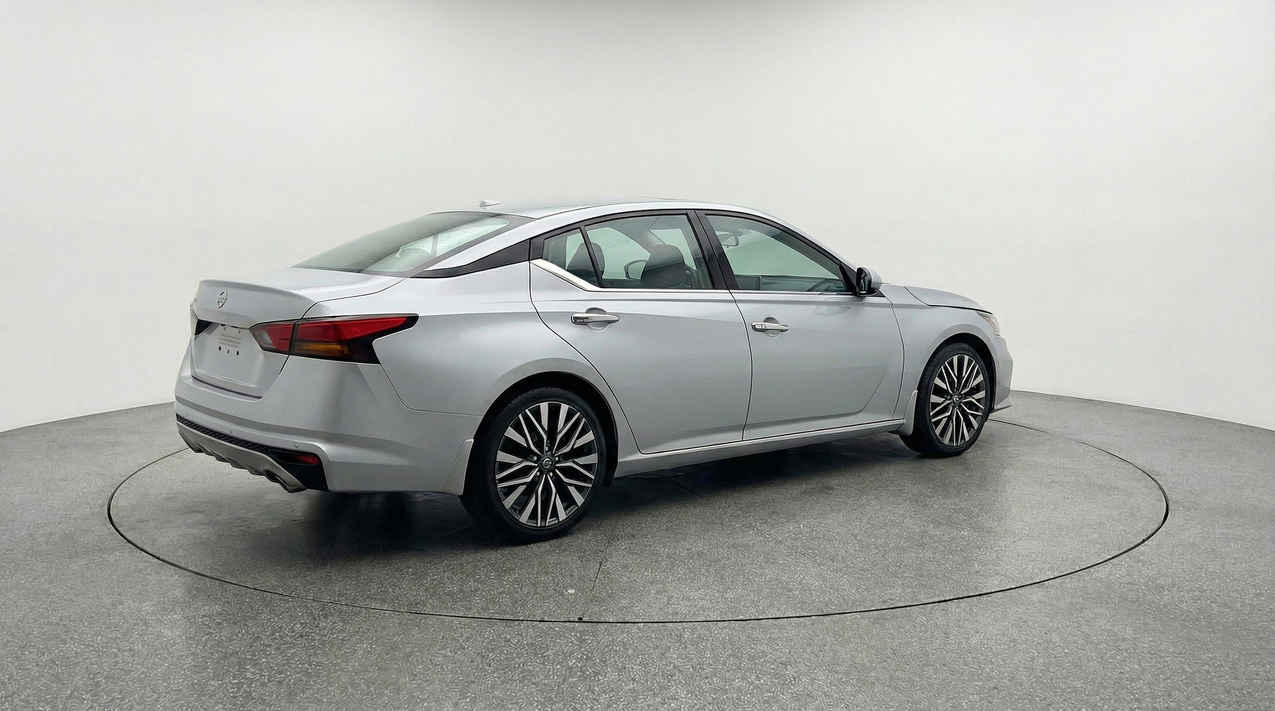 Thumbnail: 2025 Nissan Altima - 9