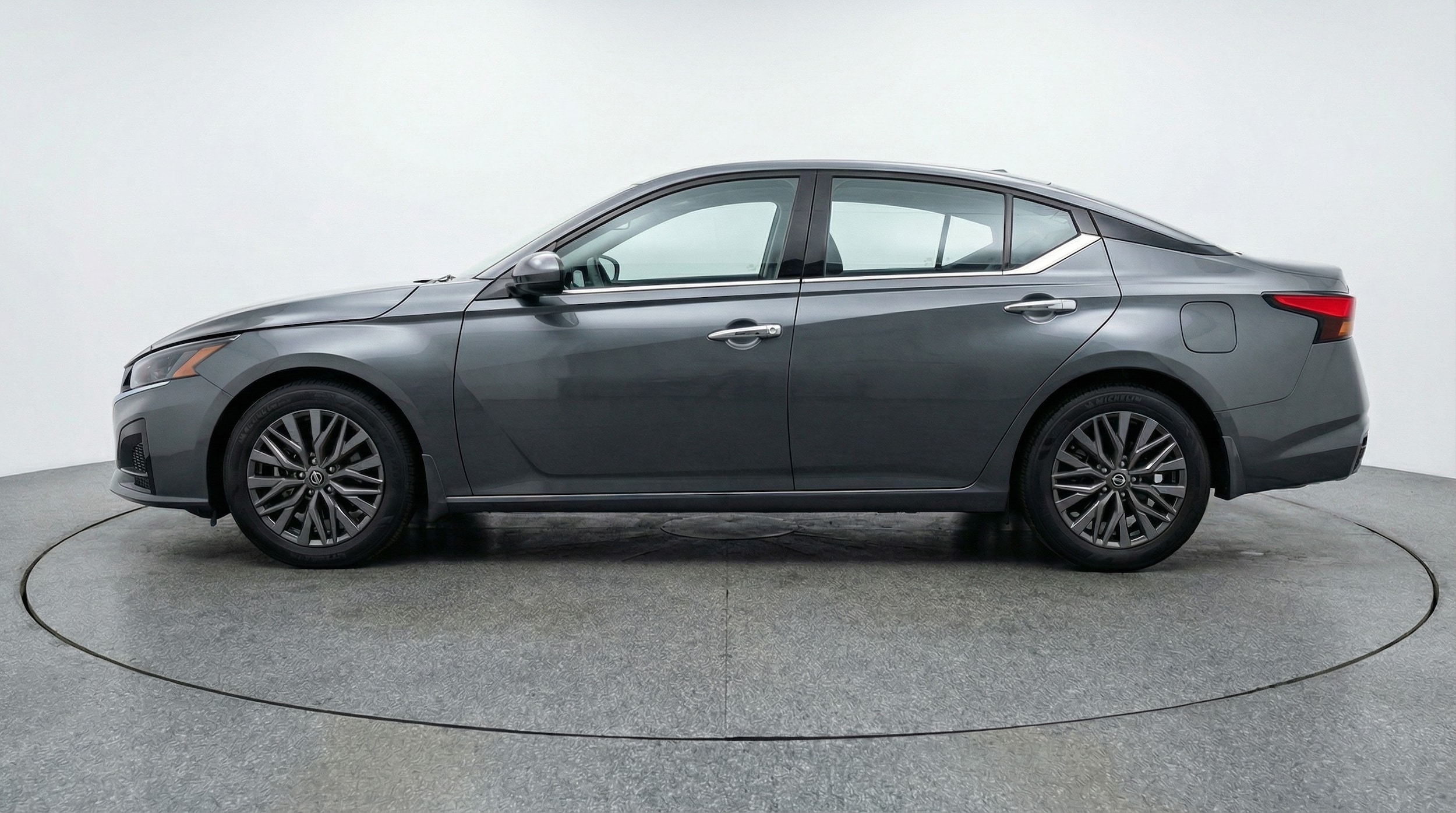 Thumbnail: 2025 Nissan Altima - 4