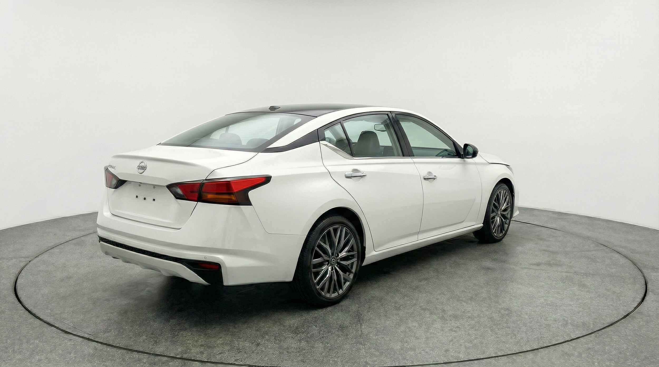 Thumbnail: 2025 Nissan Altima - 9