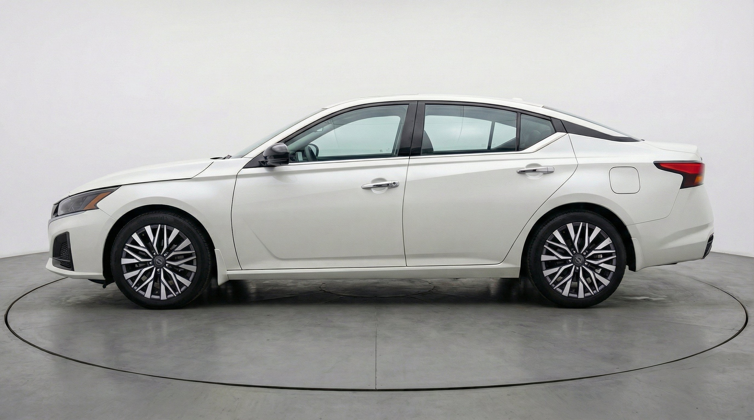 Thumbnail: 2025 Nissan Altima - 5