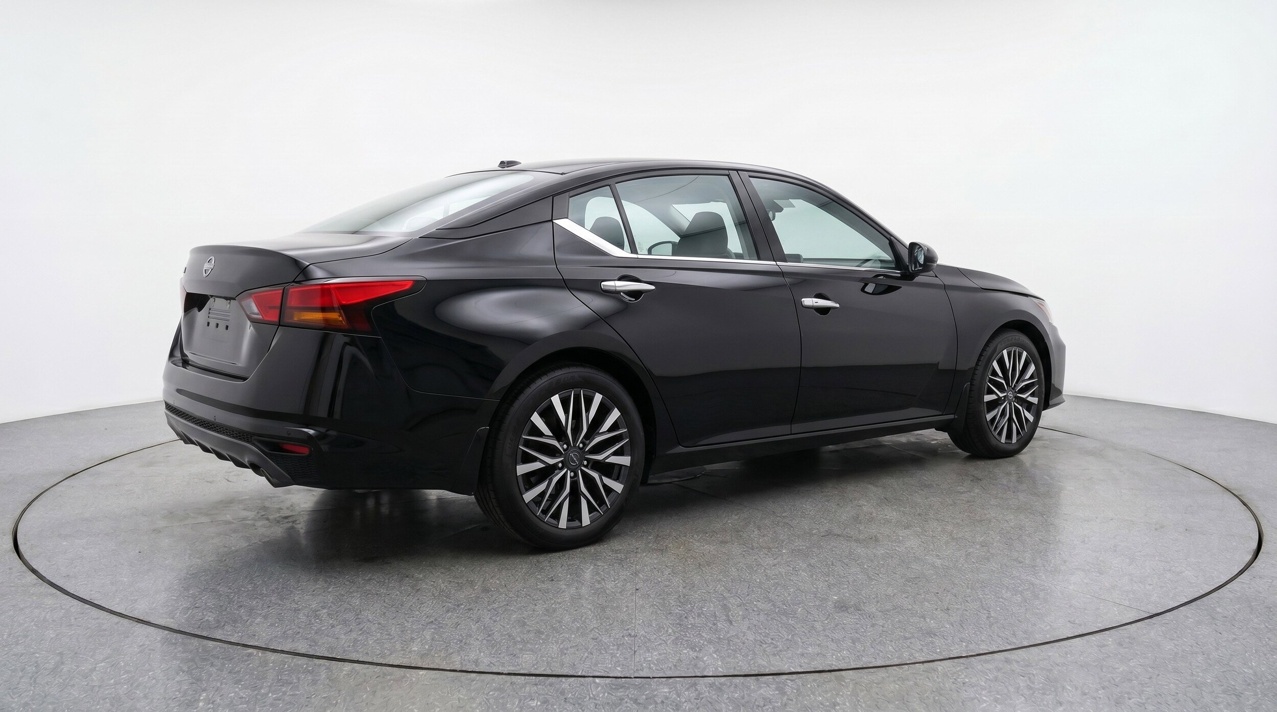 Thumbnail: 2025 Nissan Altima - 9