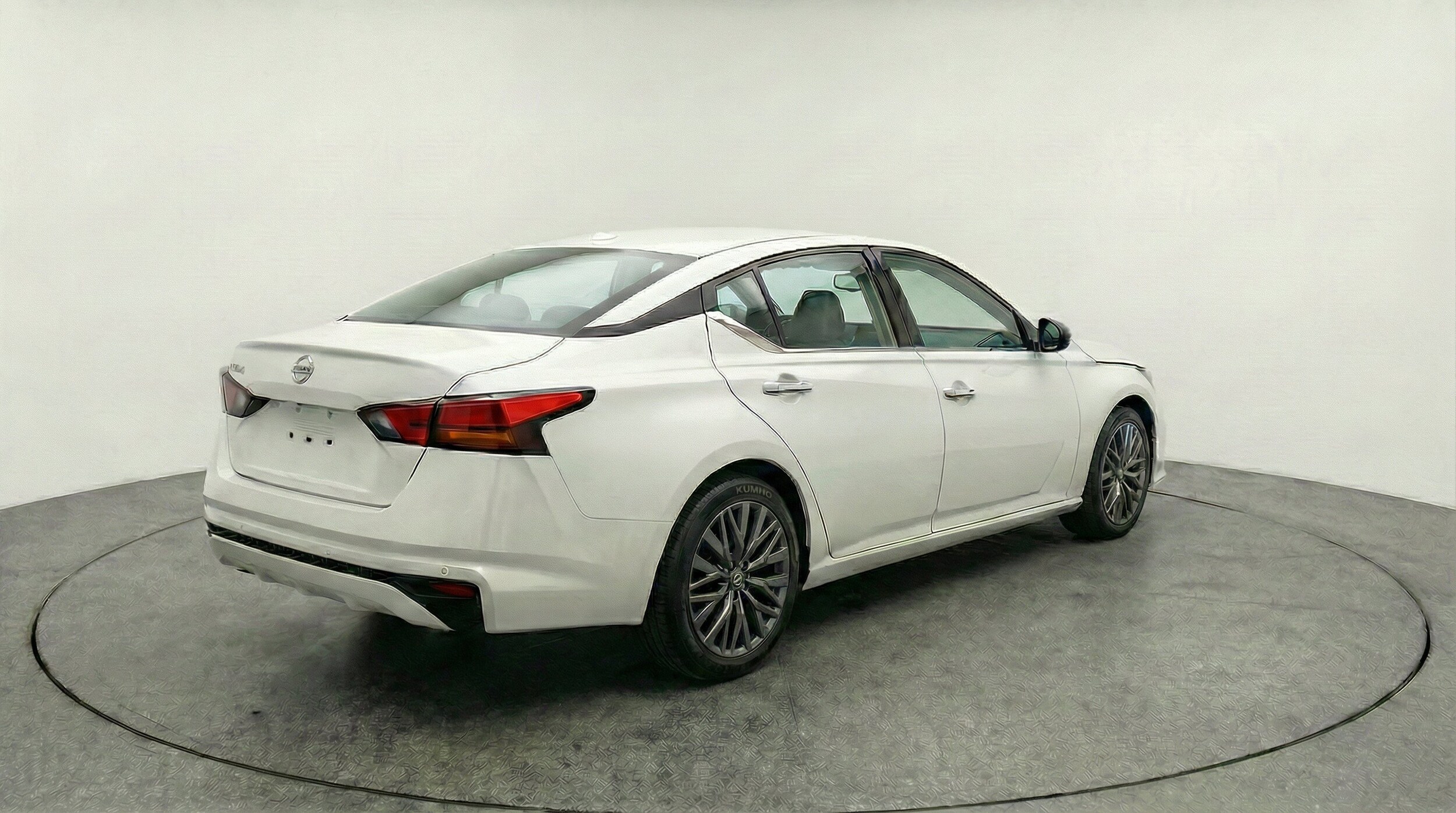 Thumbnail: 2025 Nissan Altima - 9