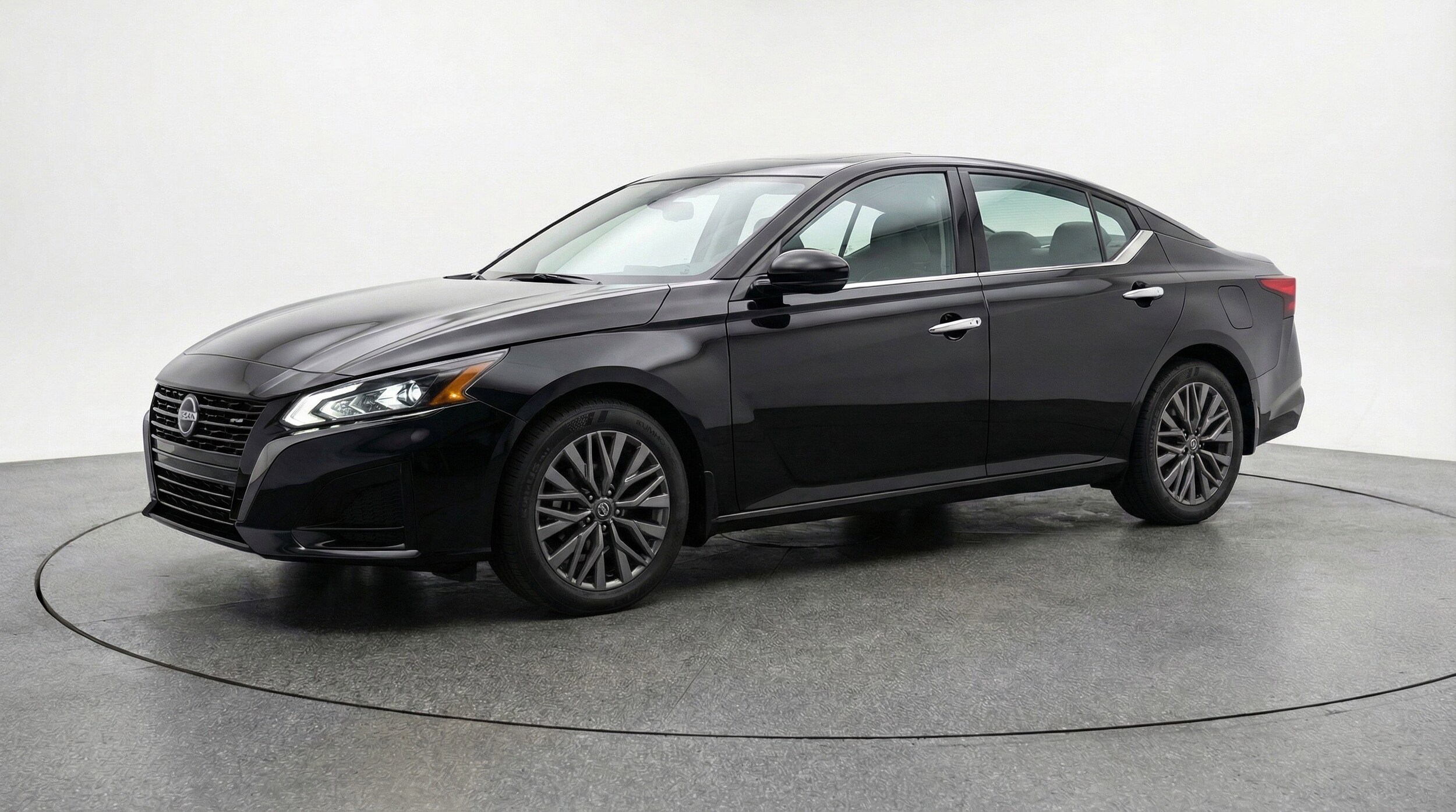 Thumbnail: 2025 Nissan Altima - 3