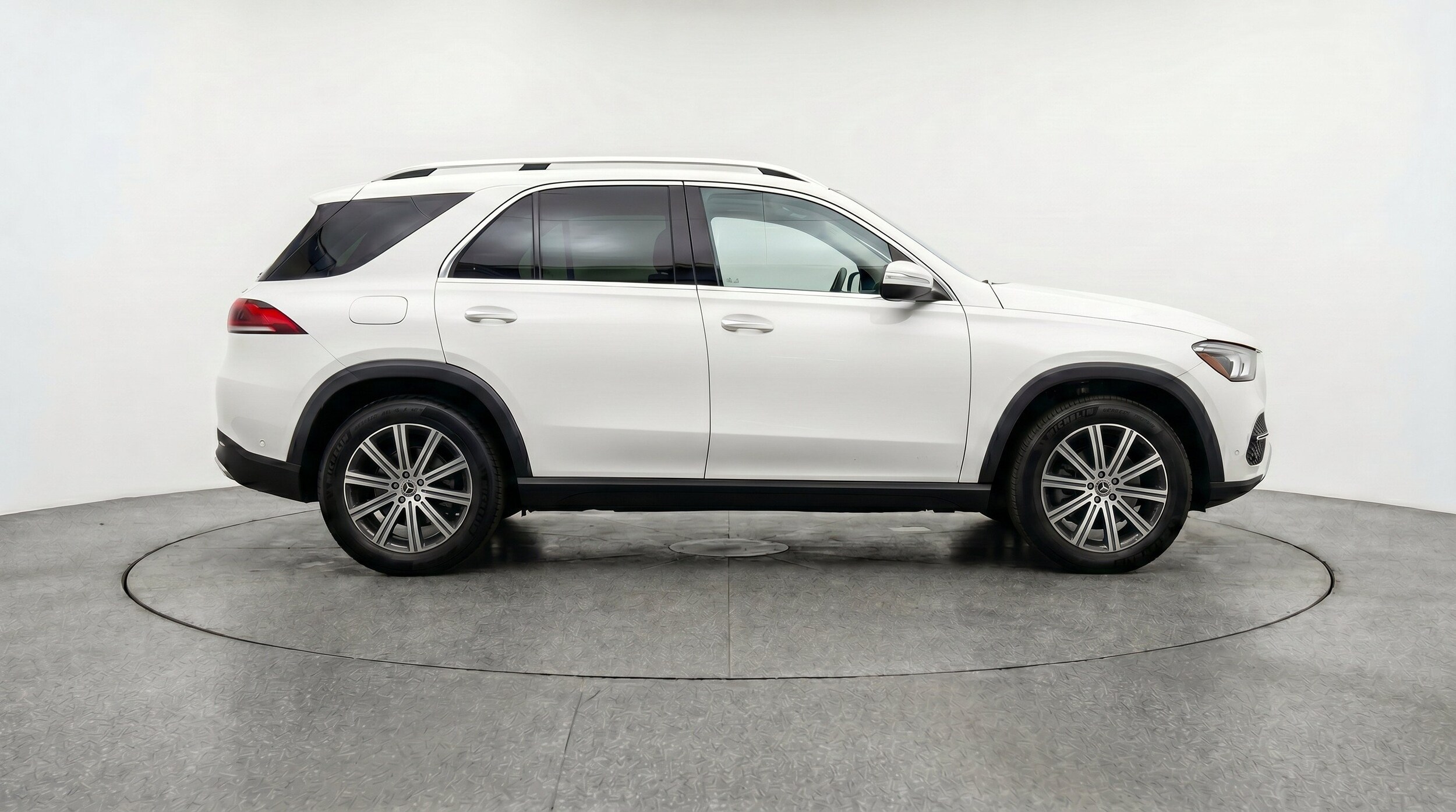 Thumbnail: 2026 Mercedes-Benz GLE - 10