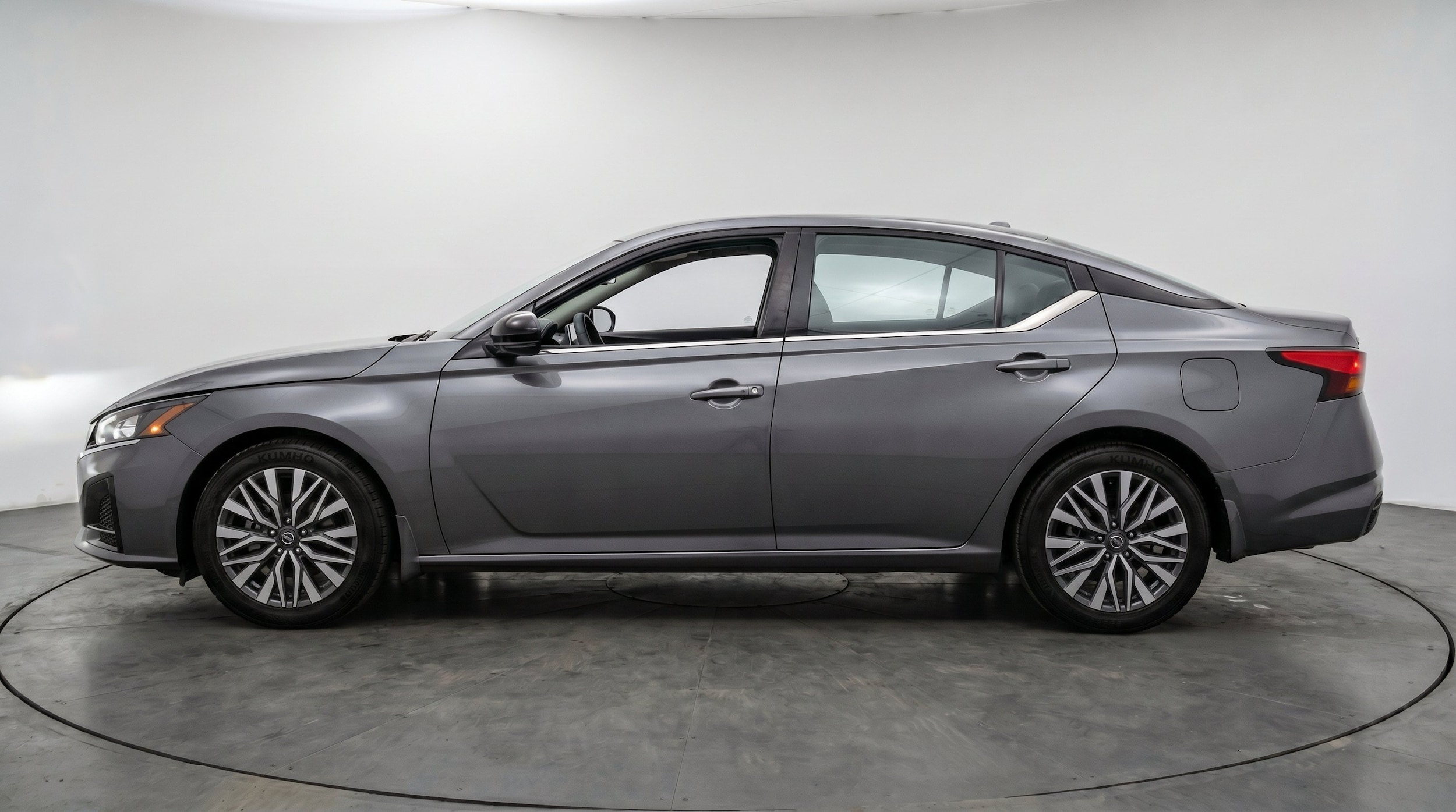 Thumbnail: 2025 Nissan Altima - 5