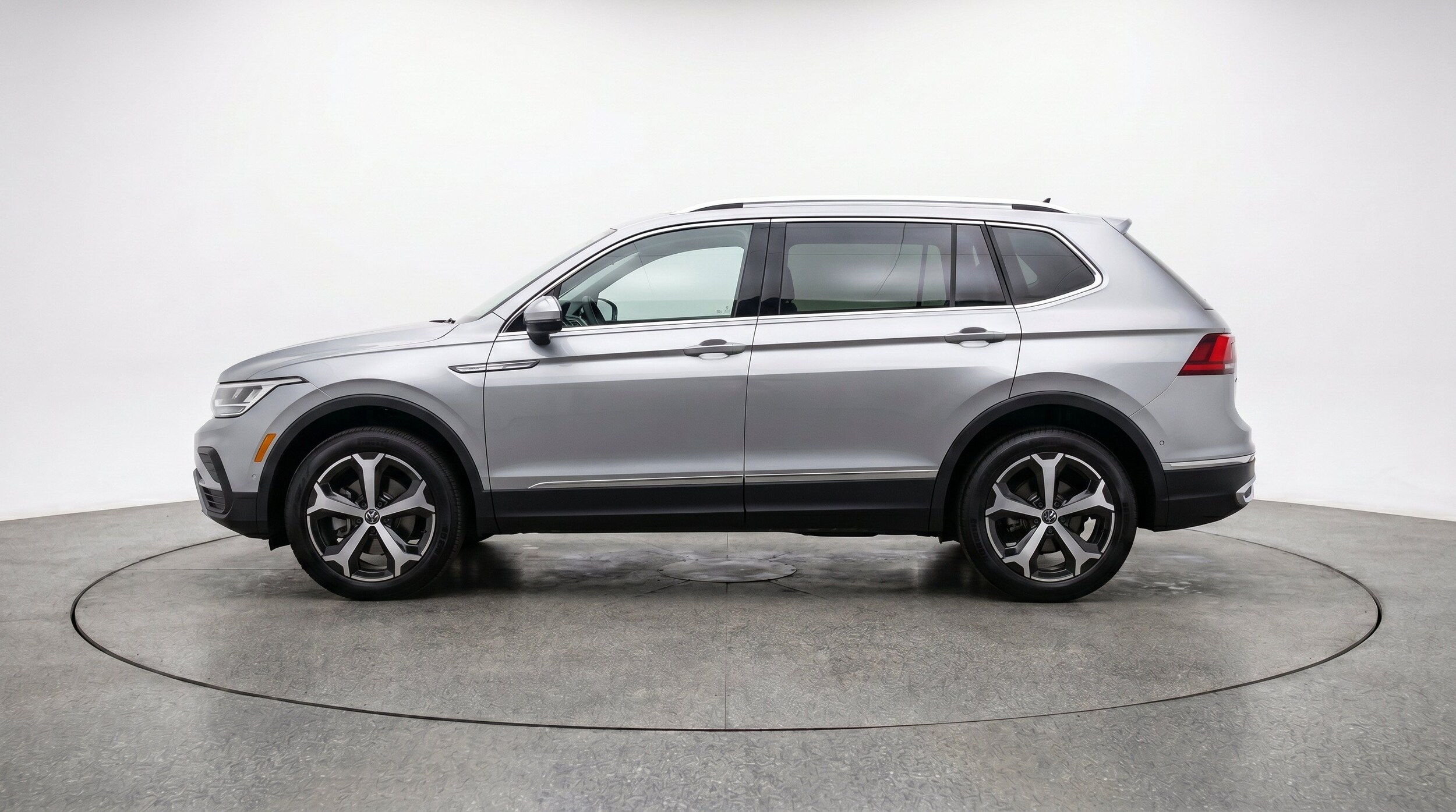 Thumbnail: 2026 Volkswagen Tiguan - 5