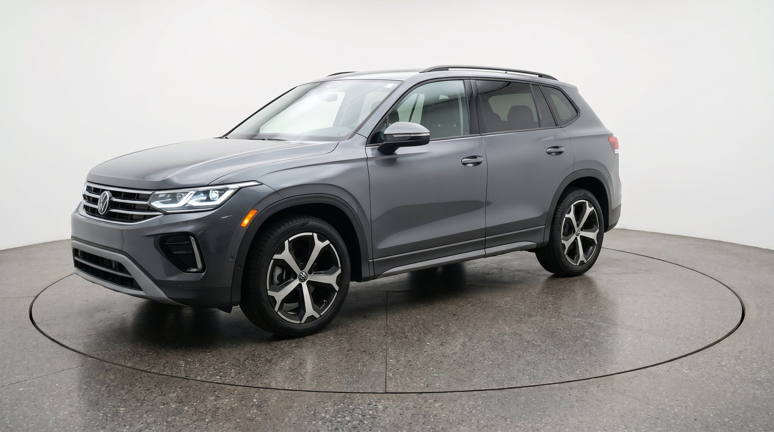 Thumbnail: 2026 Volkswagen Tiguan - 3