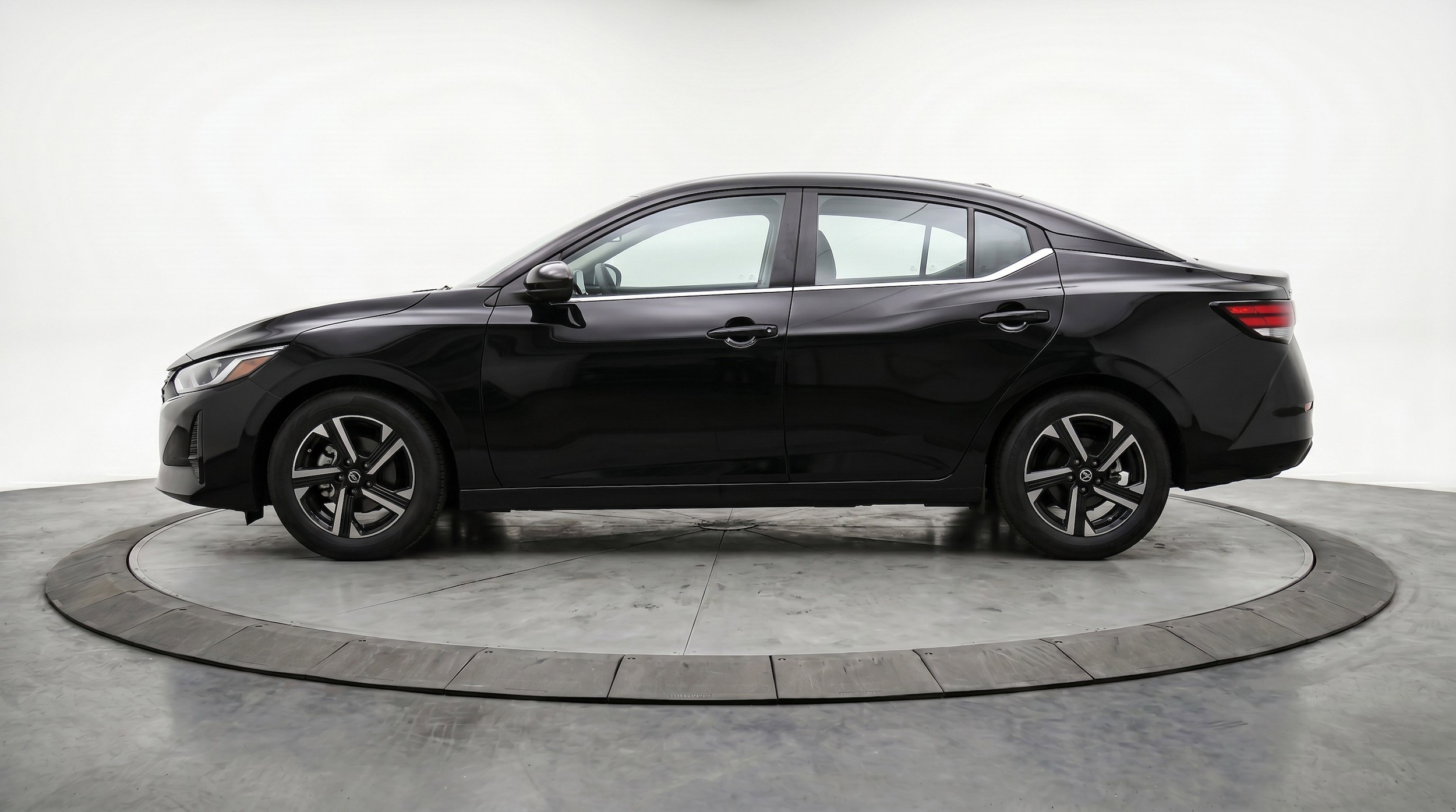 Thumbnail: 2025 Nissan Sentra - 5