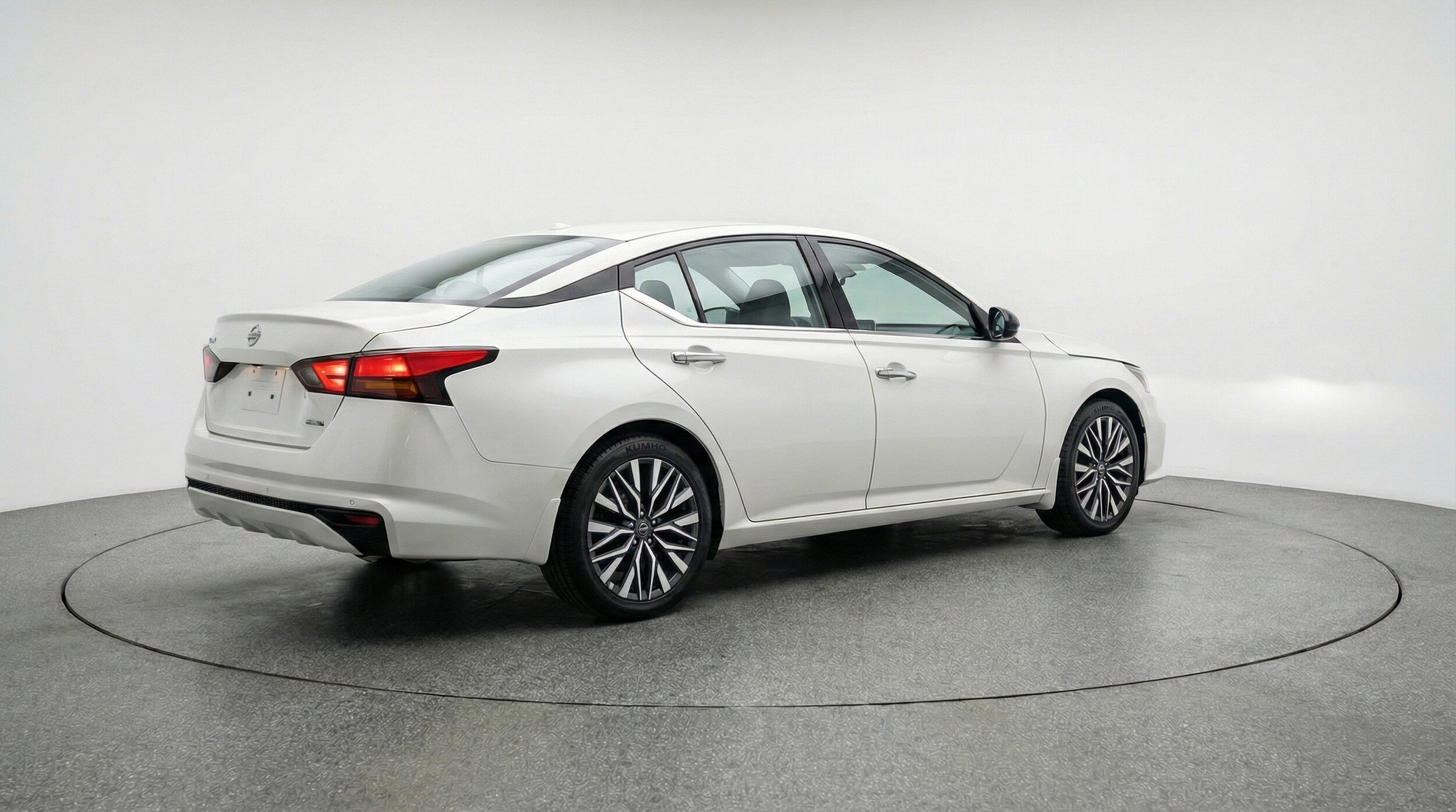 Thumbnail: 2025 Nissan Altima - 9