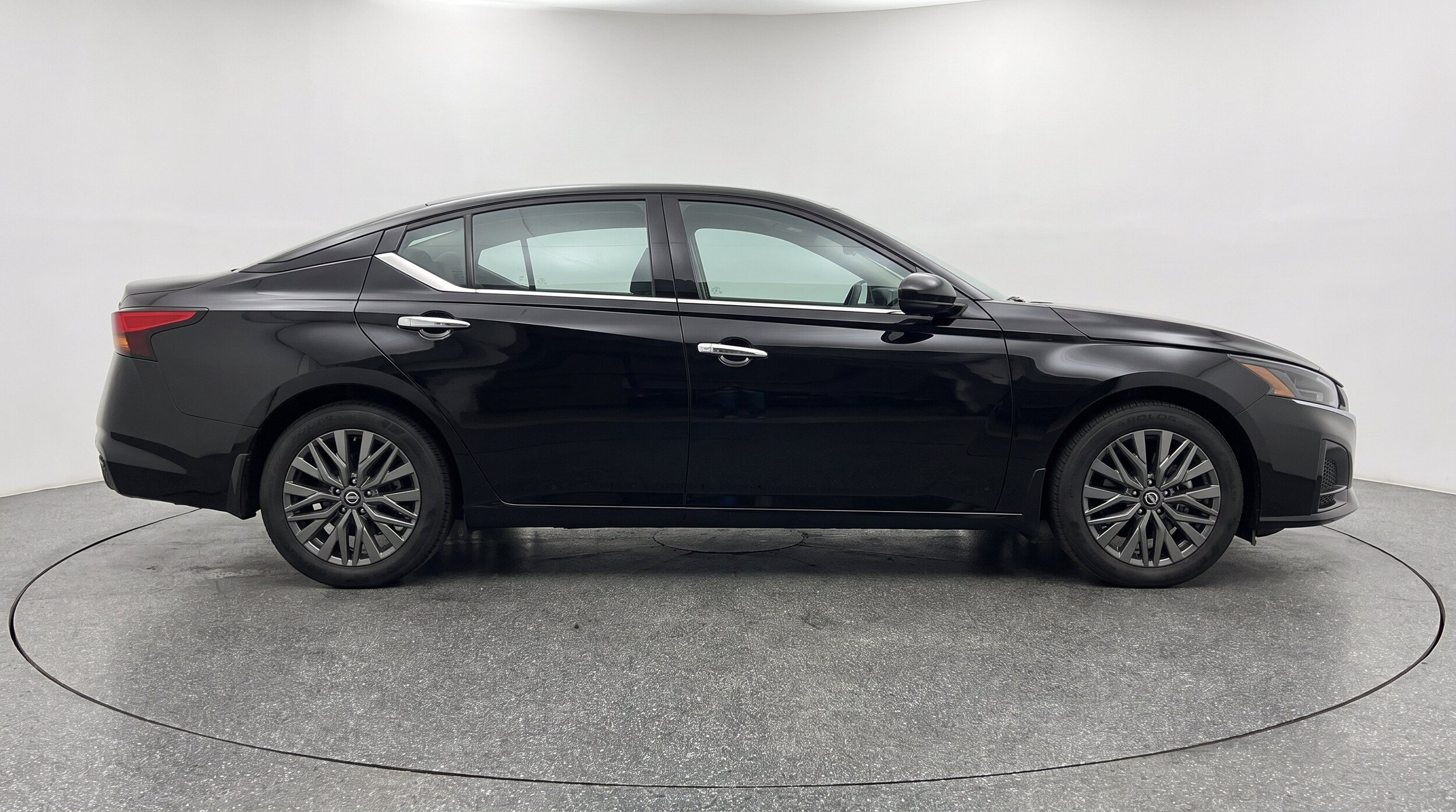 Thumbnail: 2025 Nissan Altima - 11