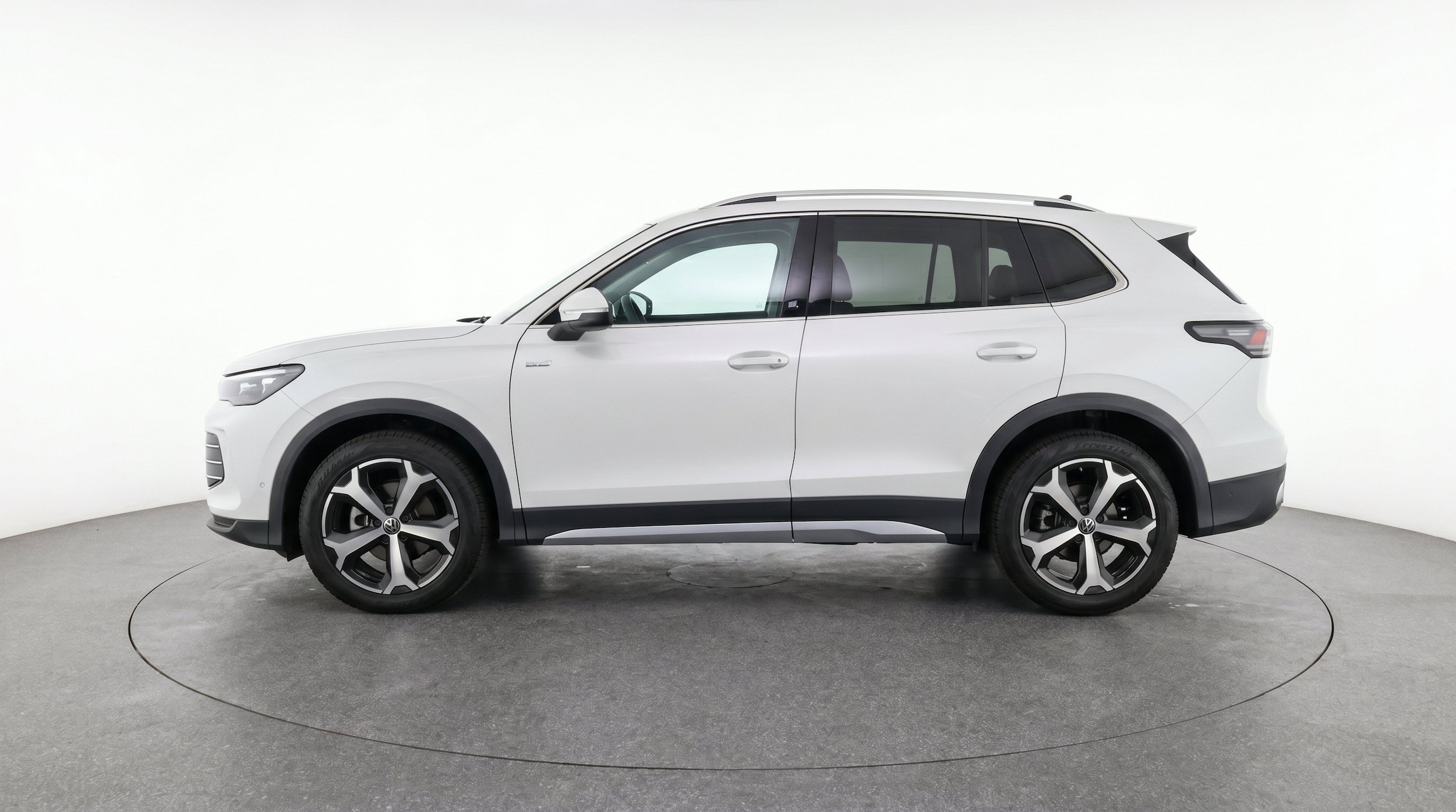 Thumbnail: 2026 Volkswagen Tiguan - 5