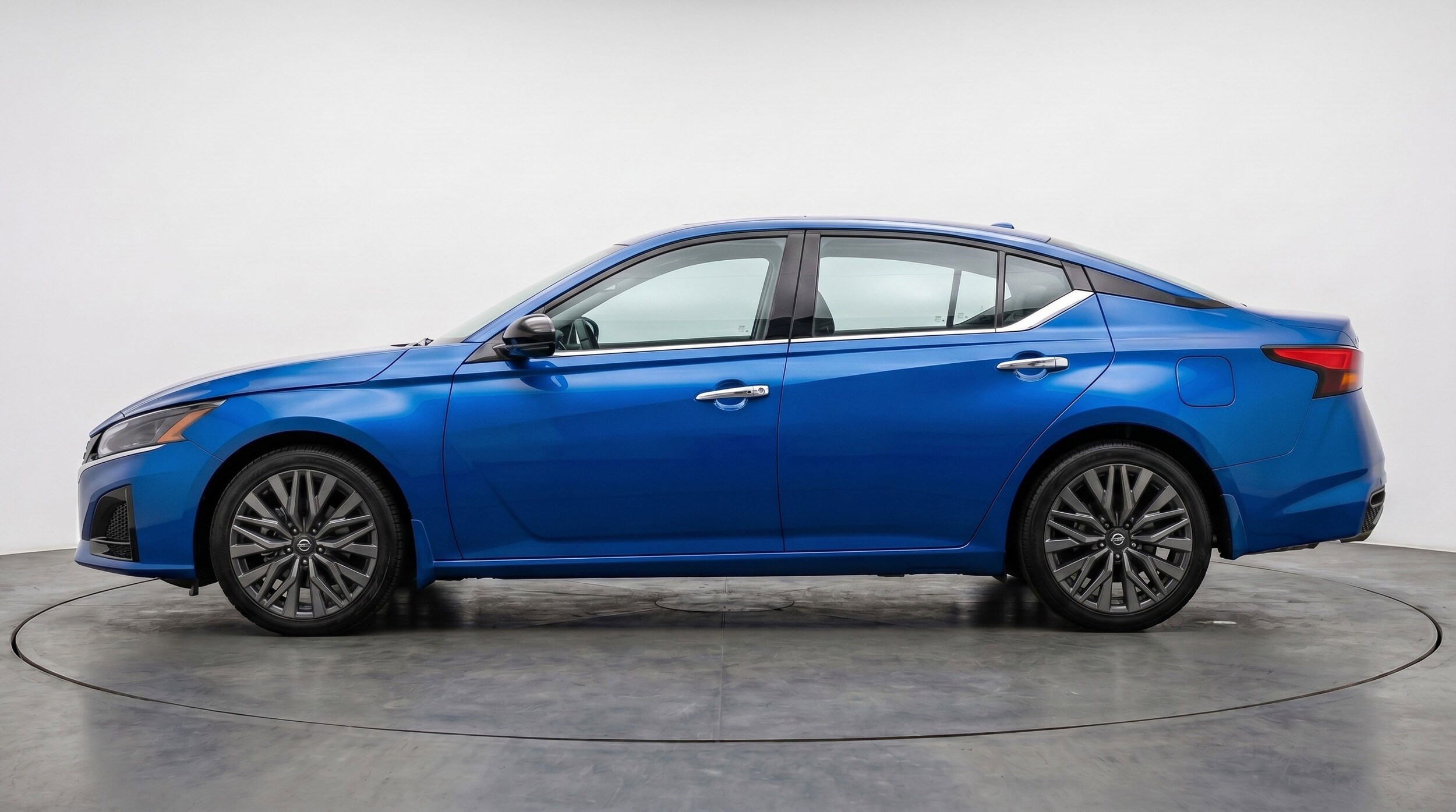 Thumbnail: 2025 Nissan Altima - 5