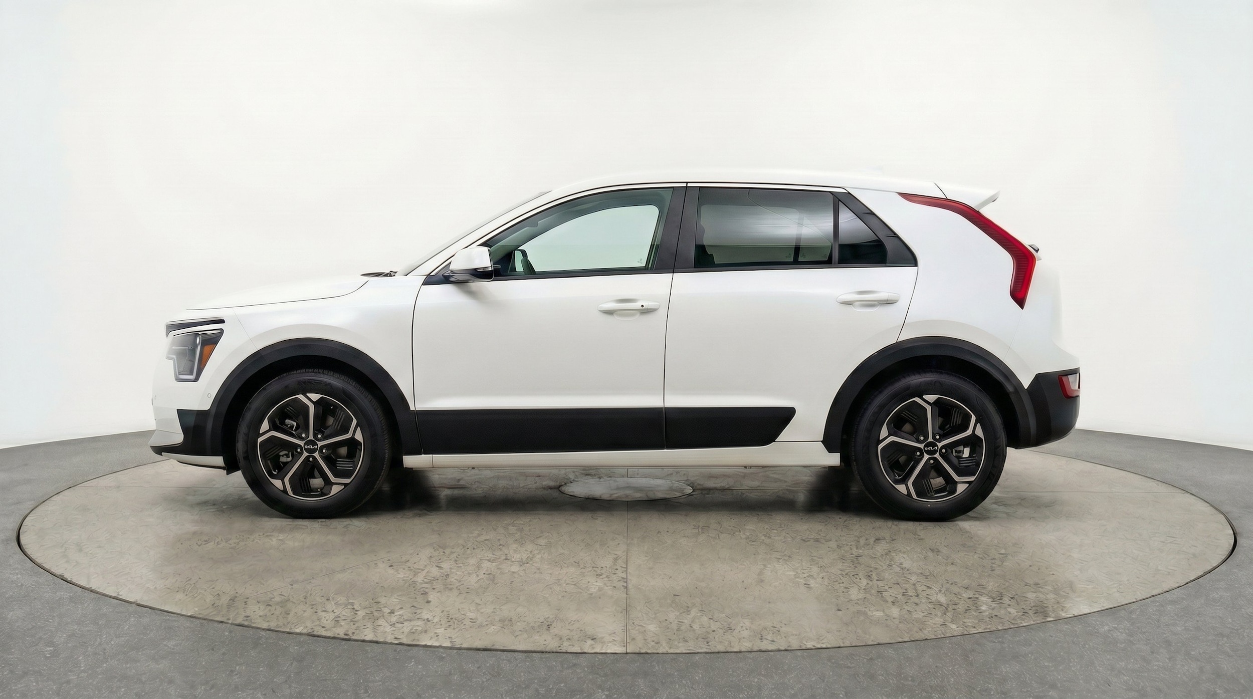 Thumbnail: 2026 Kia Niro - 5