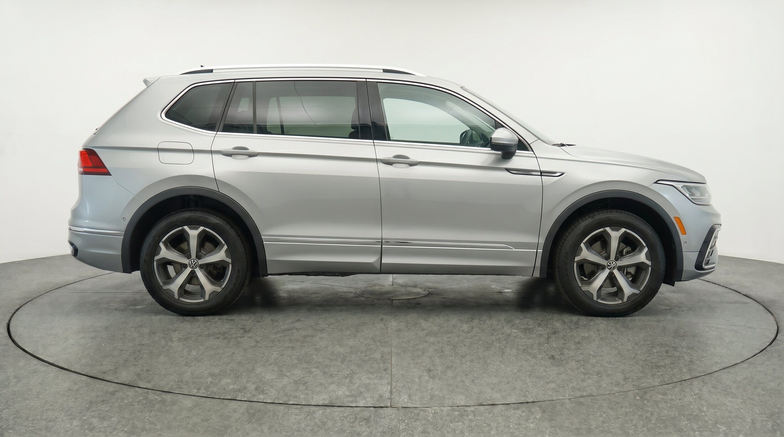 Thumbnail: 2026 Volkswagen Tiguan - 10
