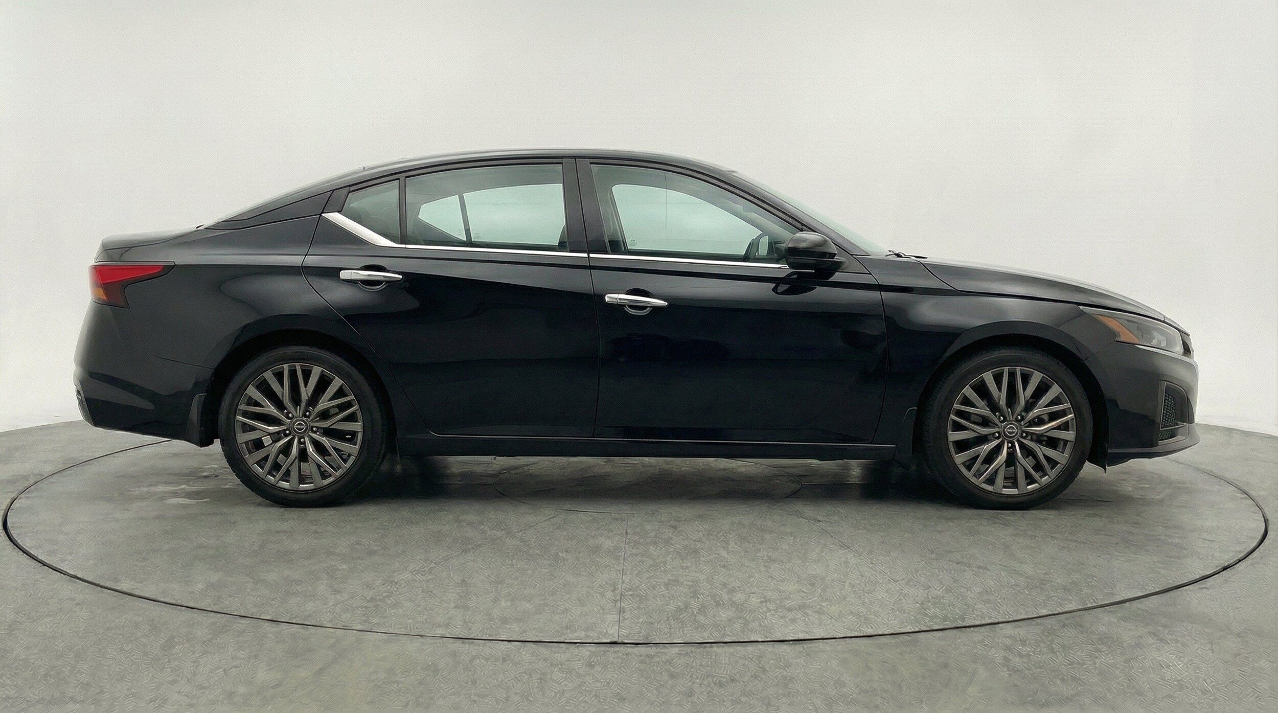 Thumbnail: 2025 Nissan Altima - 10