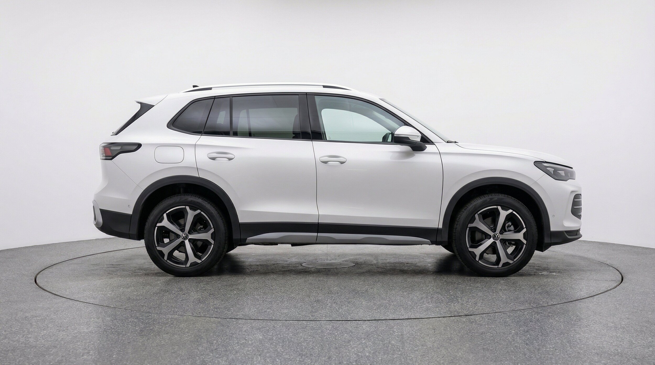 Thumbnail: 2026 Volkswagen Tiguan - 10