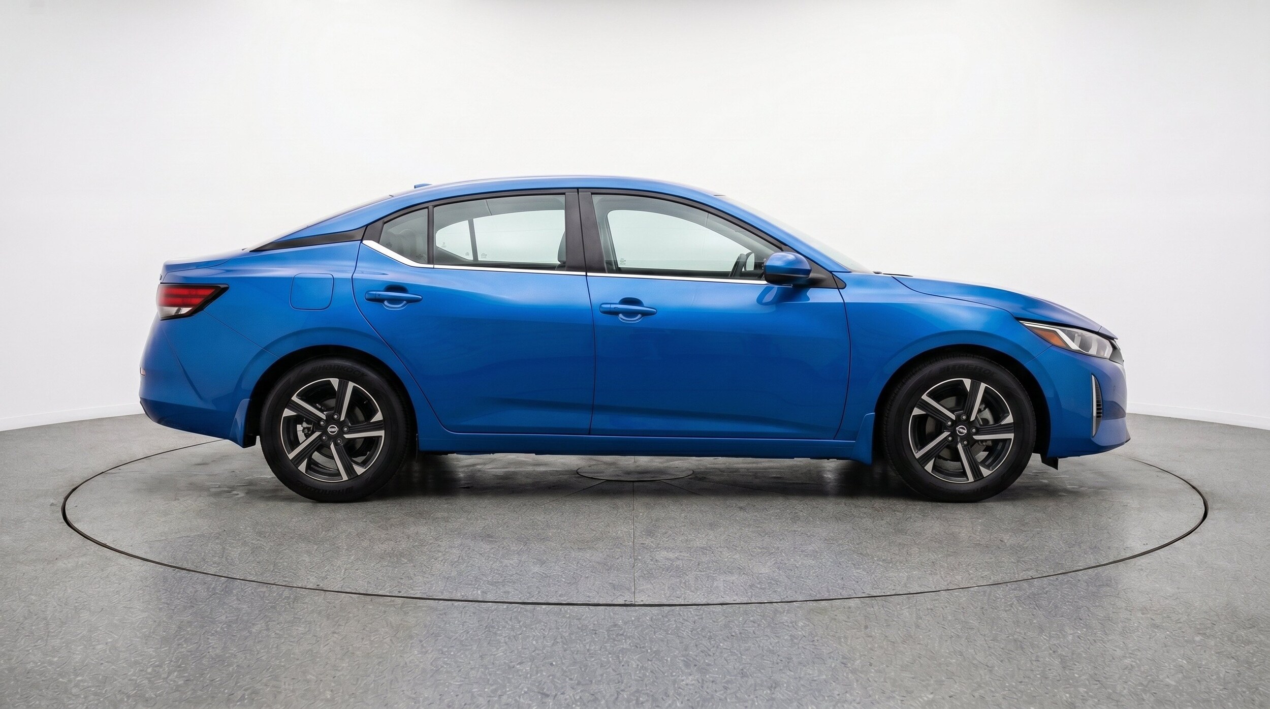 Thumbnail: 2025 Nissan Sentra - 10