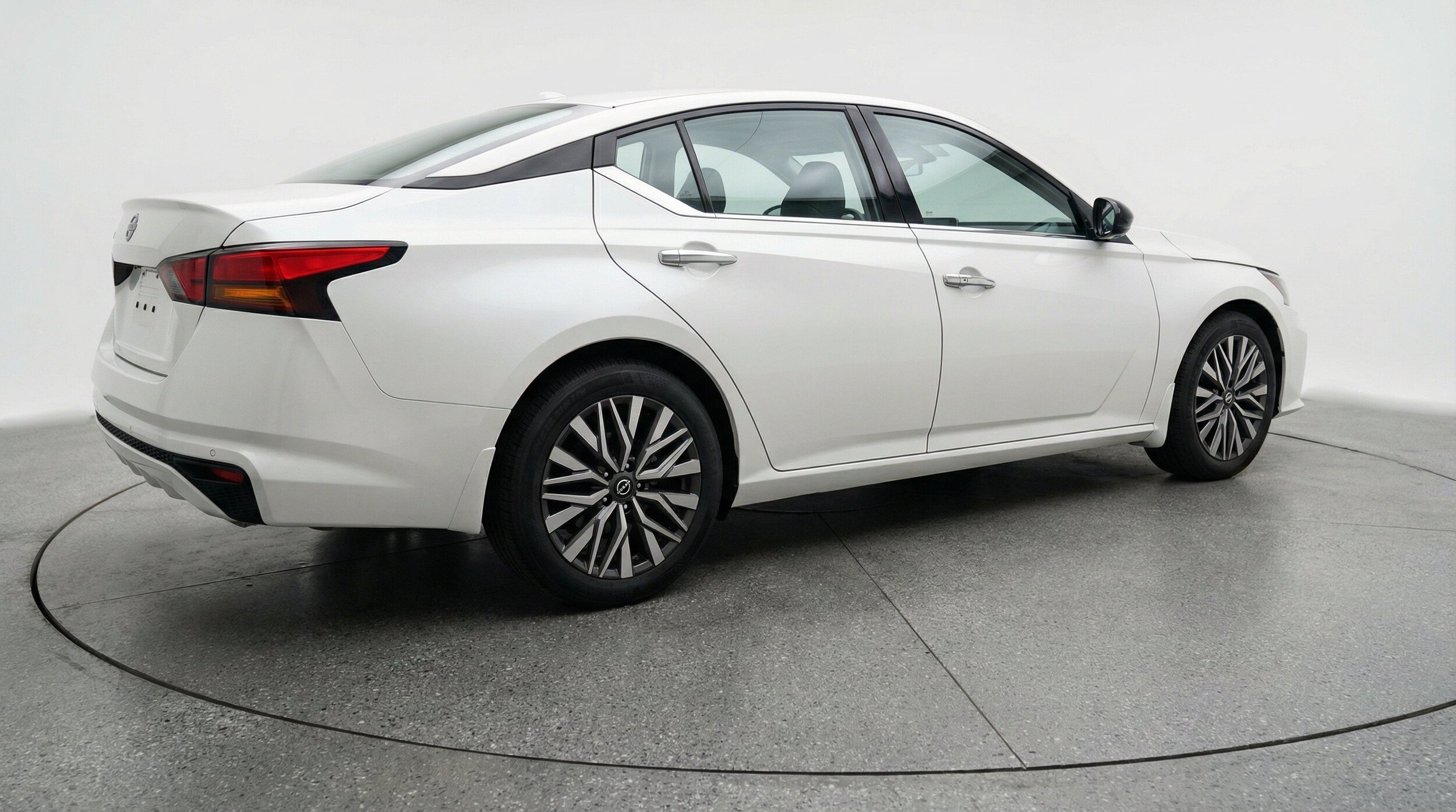 Thumbnail: 2025 Nissan Altima - 9
