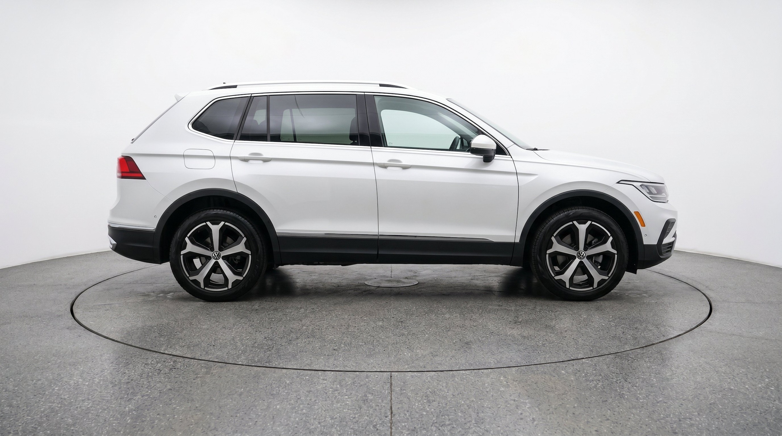Thumbnail: 2026 Volkswagen Tiguan - 10