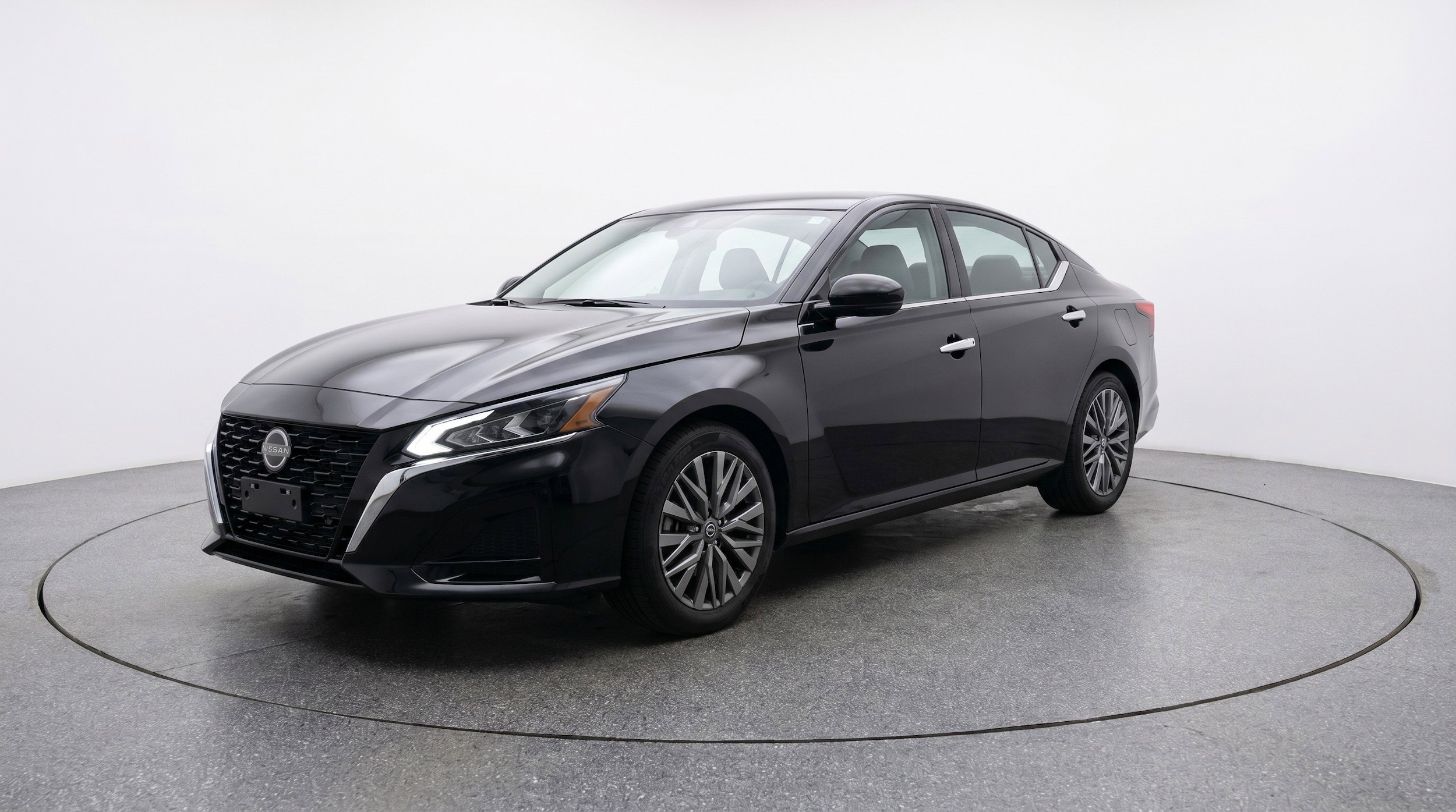 Thumbnail: 2025 Nissan Altima - 3