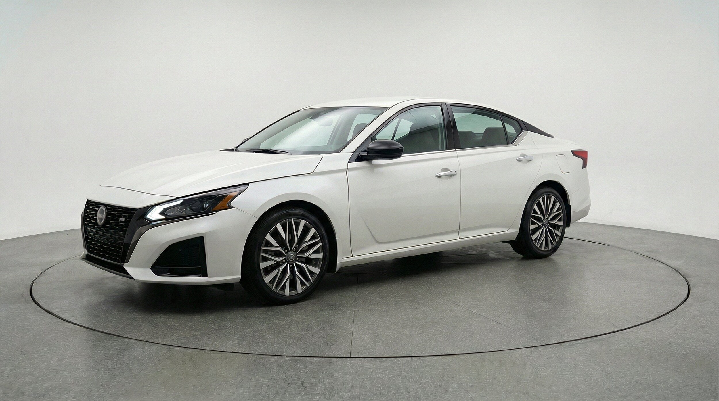 Thumbnail: 2025 Nissan Altima - 3