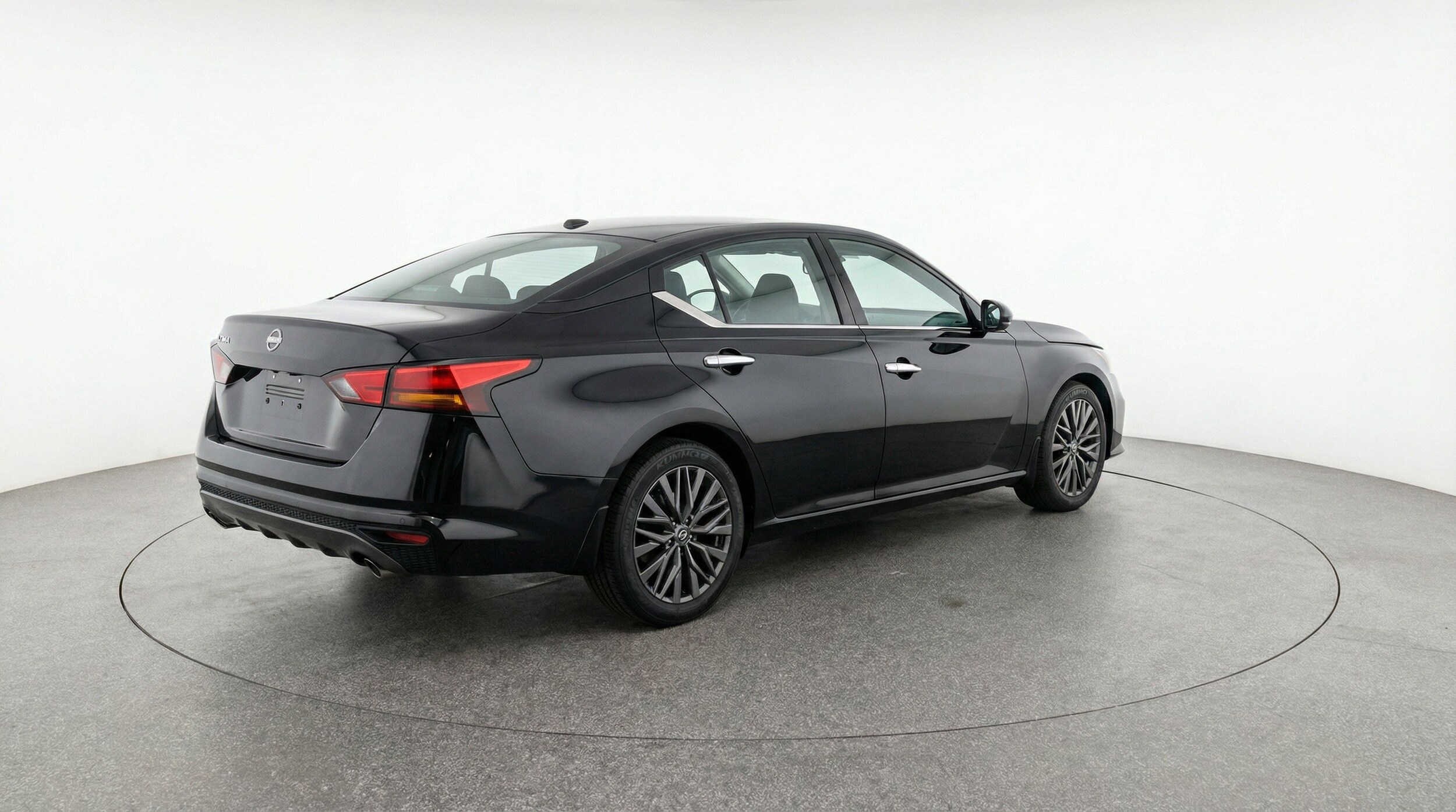Thumbnail: 2025 Nissan Altima - 9