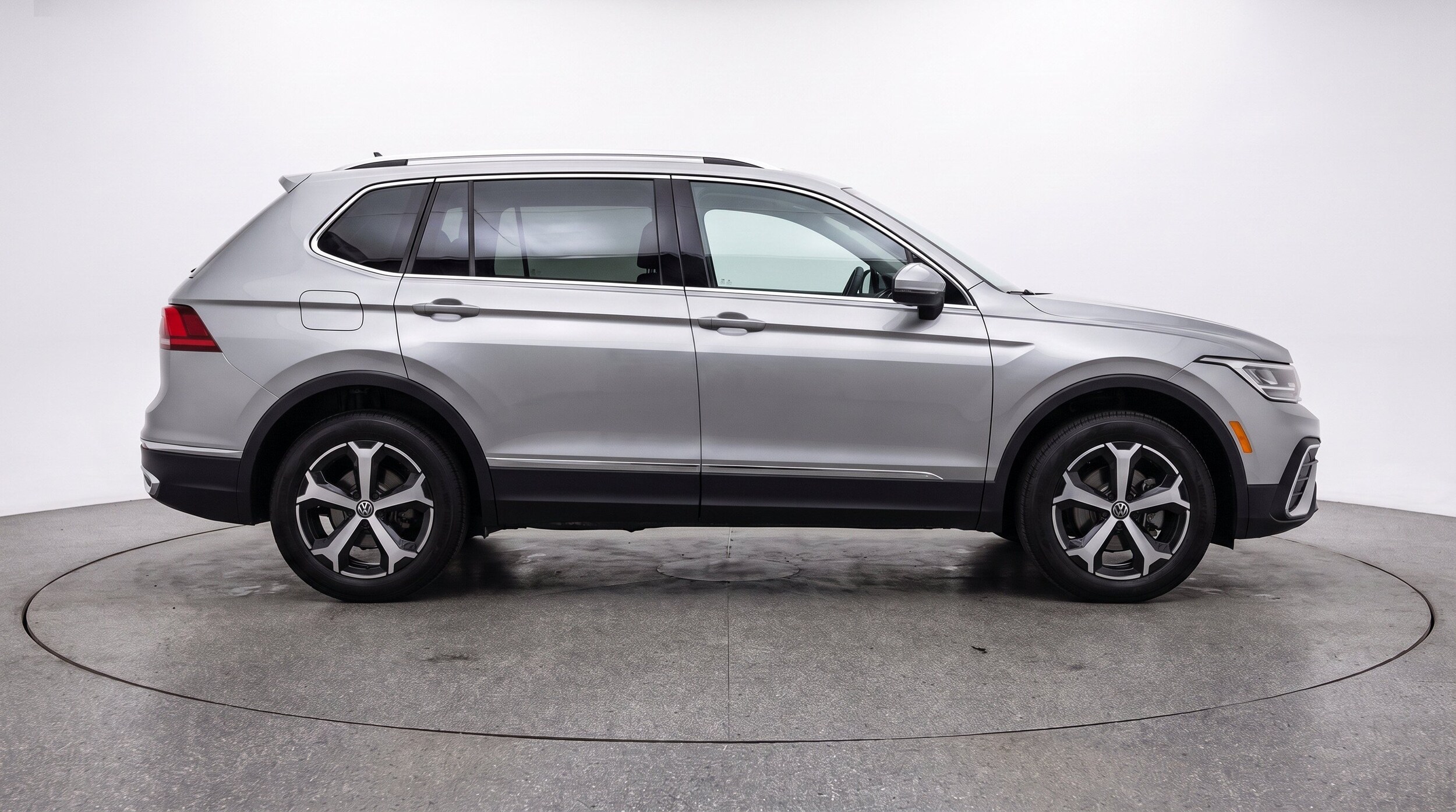 Thumbnail: 2026 Volkswagen Tiguan - 10