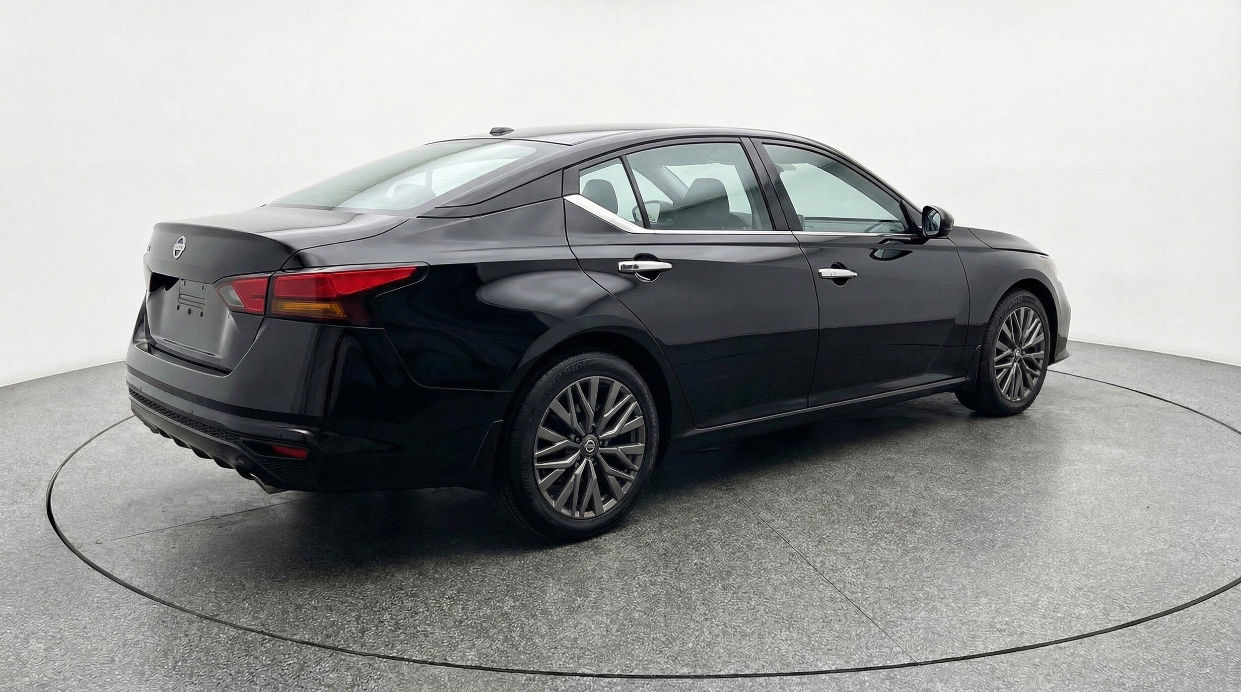 Thumbnail: 2025 Nissan Altima - 9