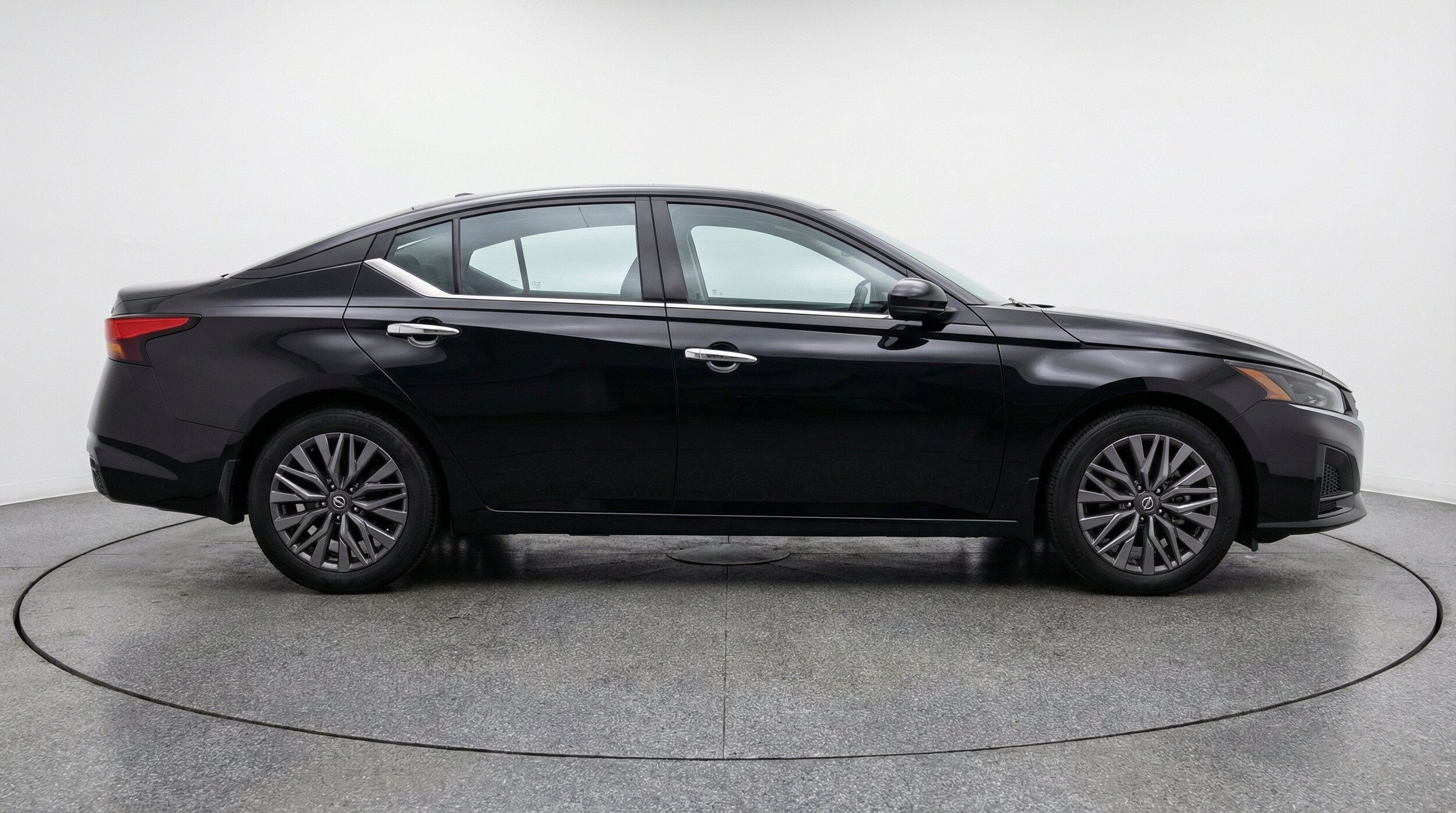 Thumbnail: 2025 Nissan Altima - 10