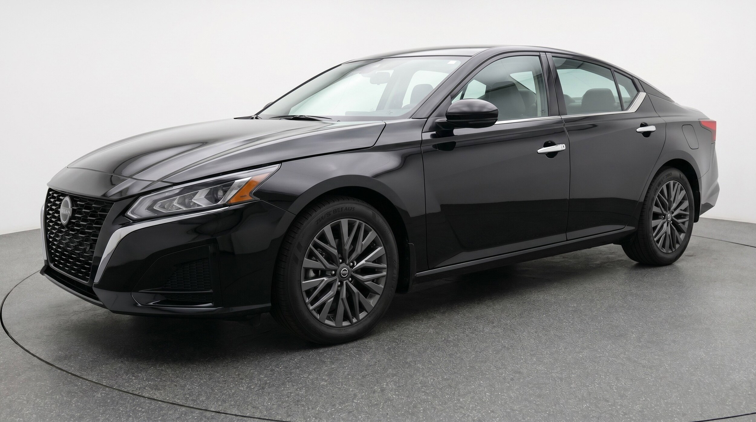 Thumbnail: 2025 Nissan Altima - 3