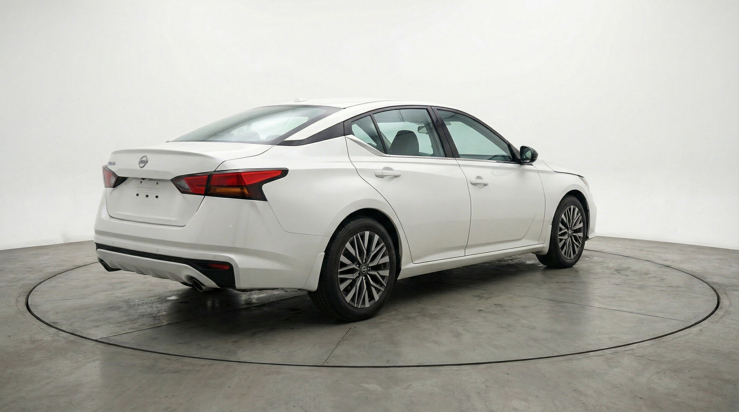 Thumbnail: 2025 Nissan Altima - 9