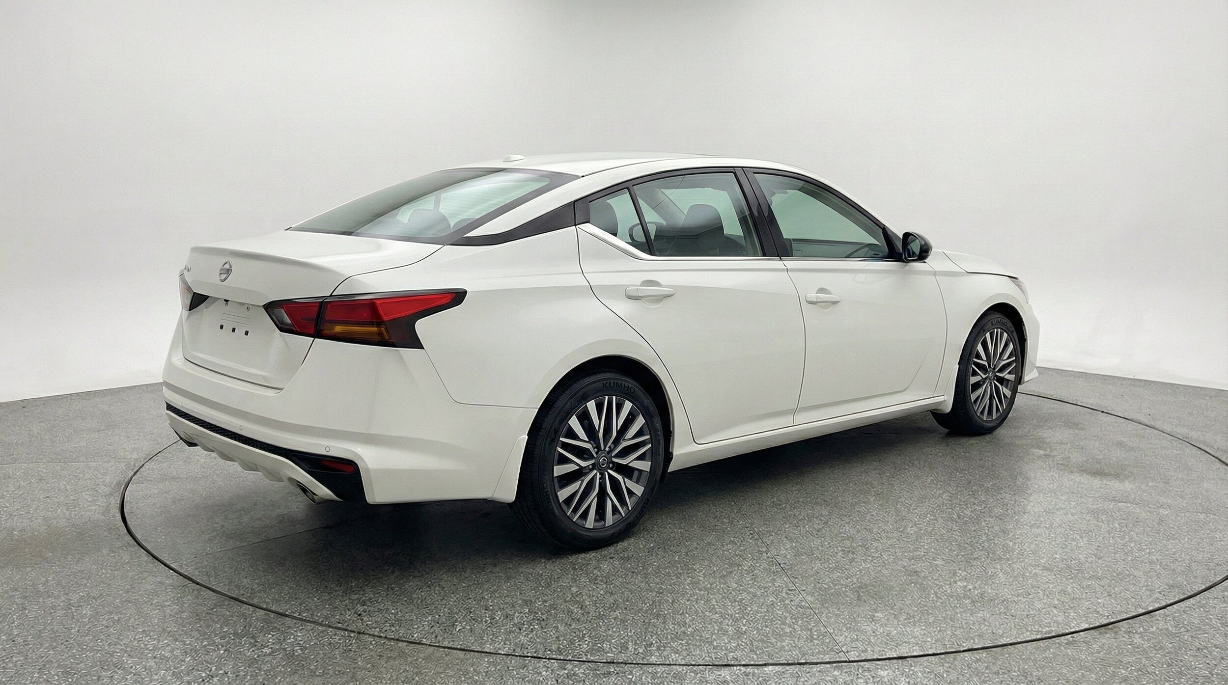Thumbnail: 2025 Nissan Altima - 9