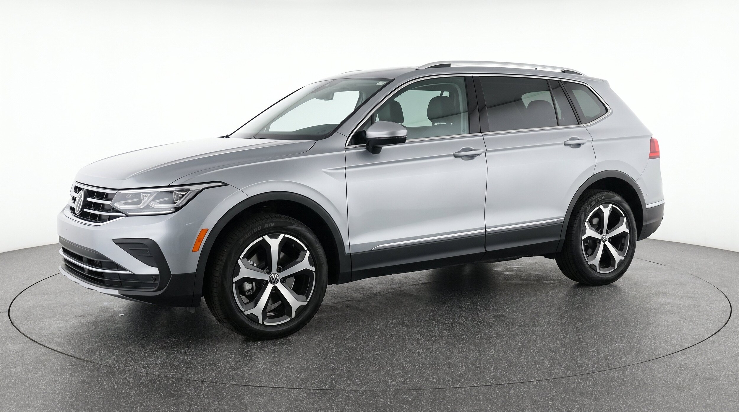 Thumbnail: 2026 Volkswagen Tiguan - 3