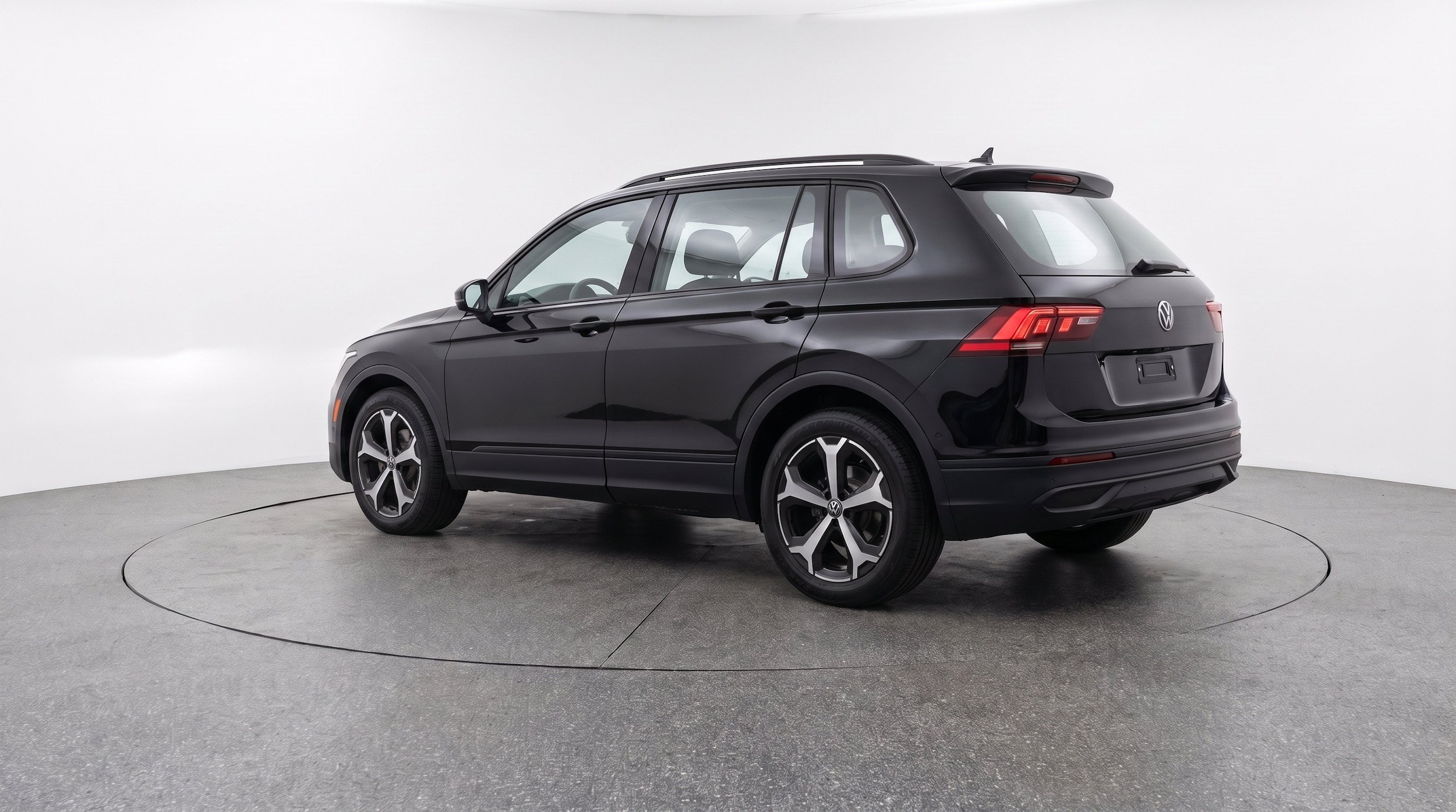 Thumbnail: 2026 Volkswagen Tiguan - 6