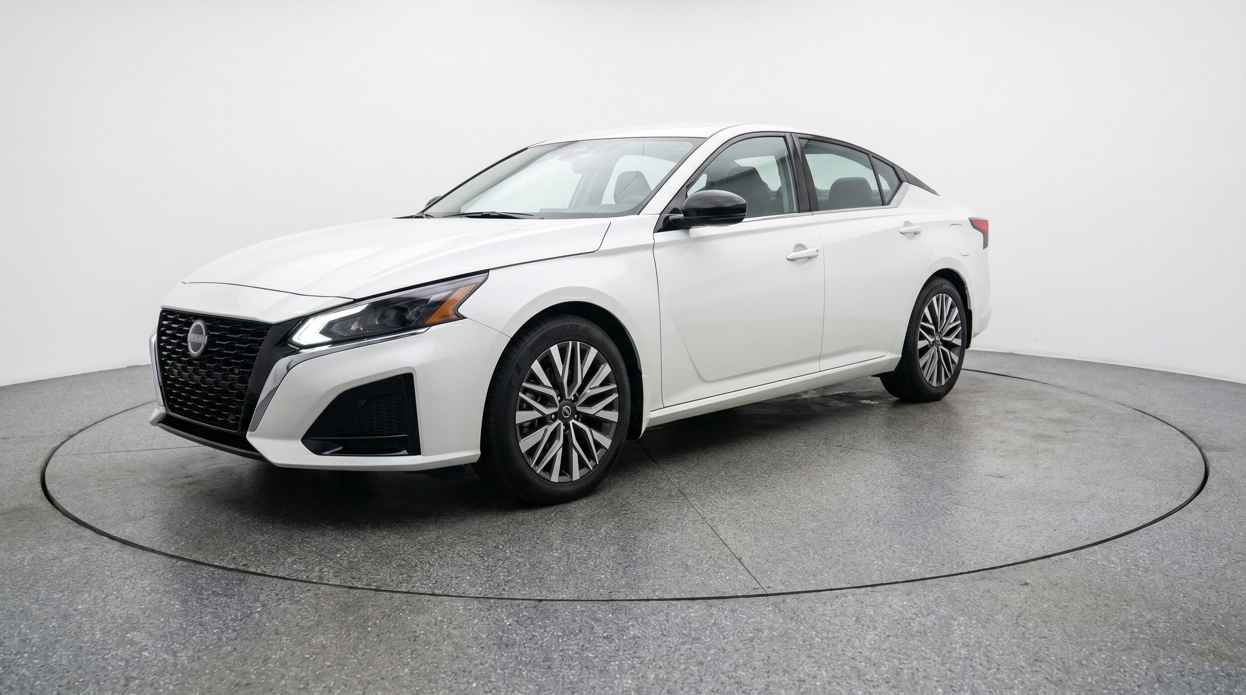 Thumbnail: 2025 Nissan Altima - 3