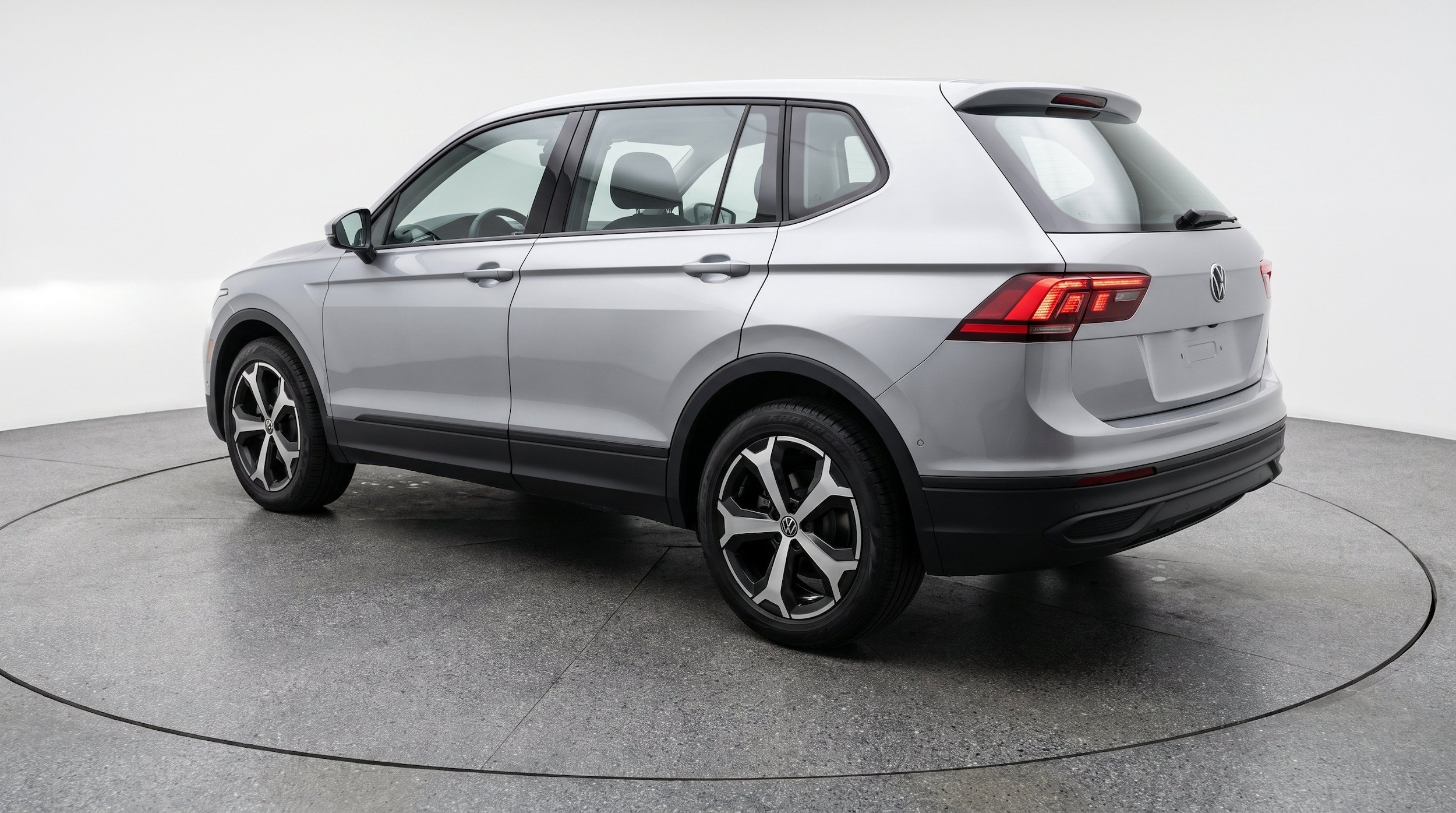 Thumbnail: 2026 Volkswagen Tiguan - 6