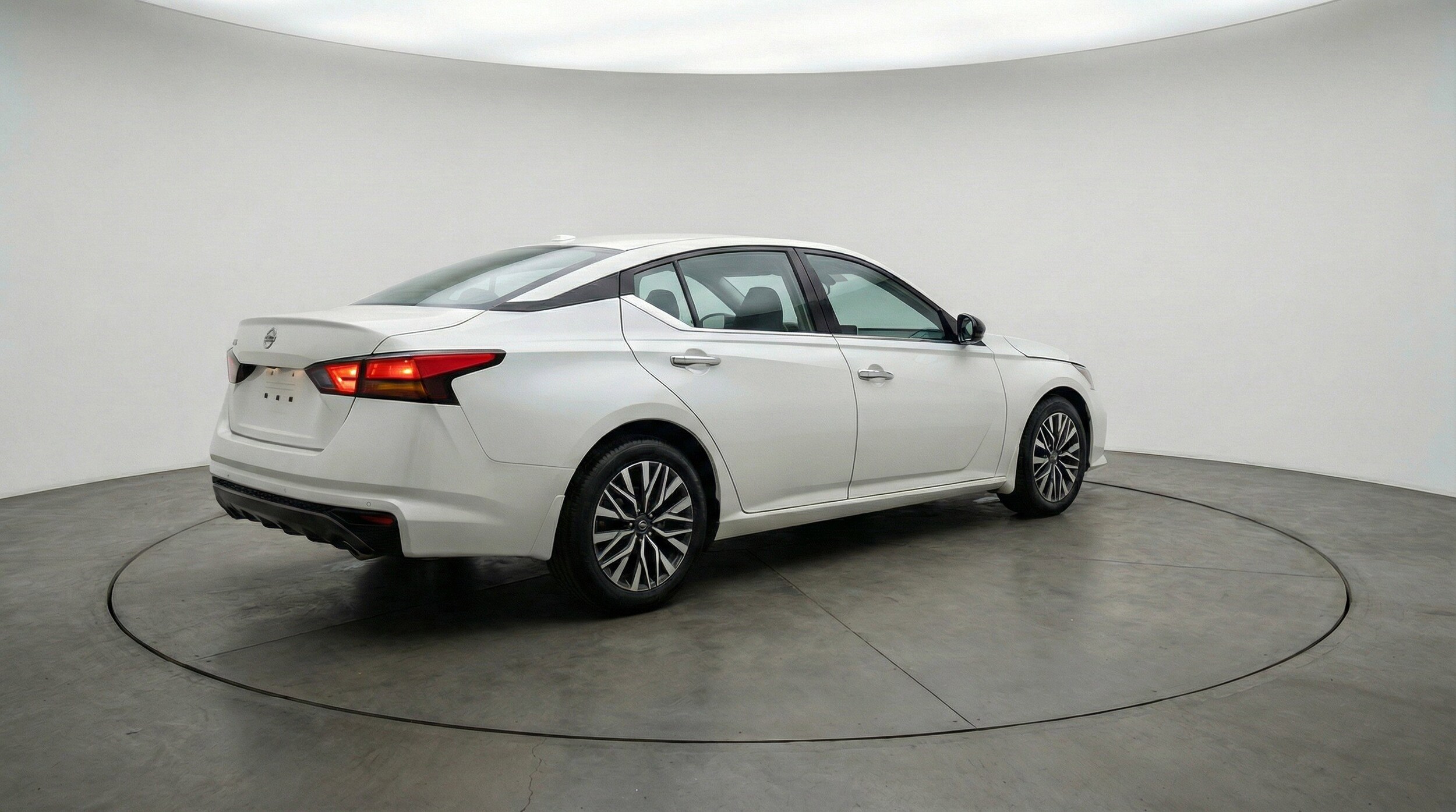 Thumbnail: 2025 Nissan Altima - 9