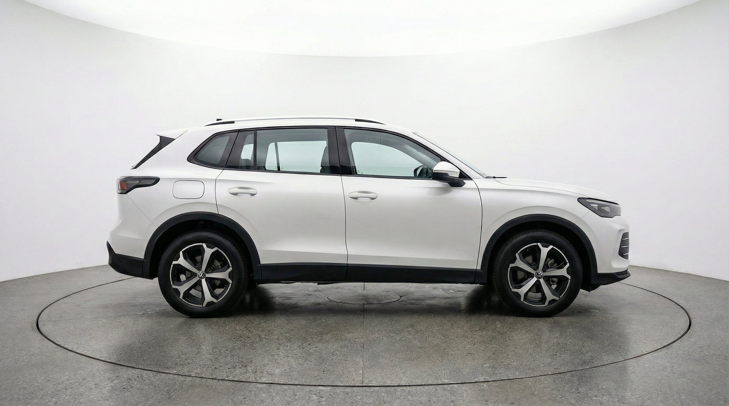 Thumbnail: 2026 Volkswagen Tiguan - 10